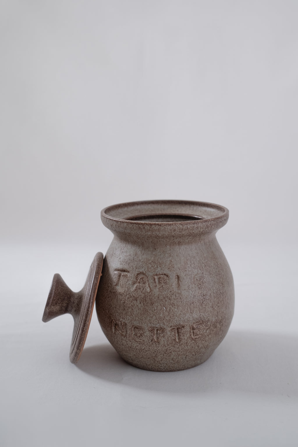 POT À FARINE AVEC COUVERCLE EN GRÈS MARRON