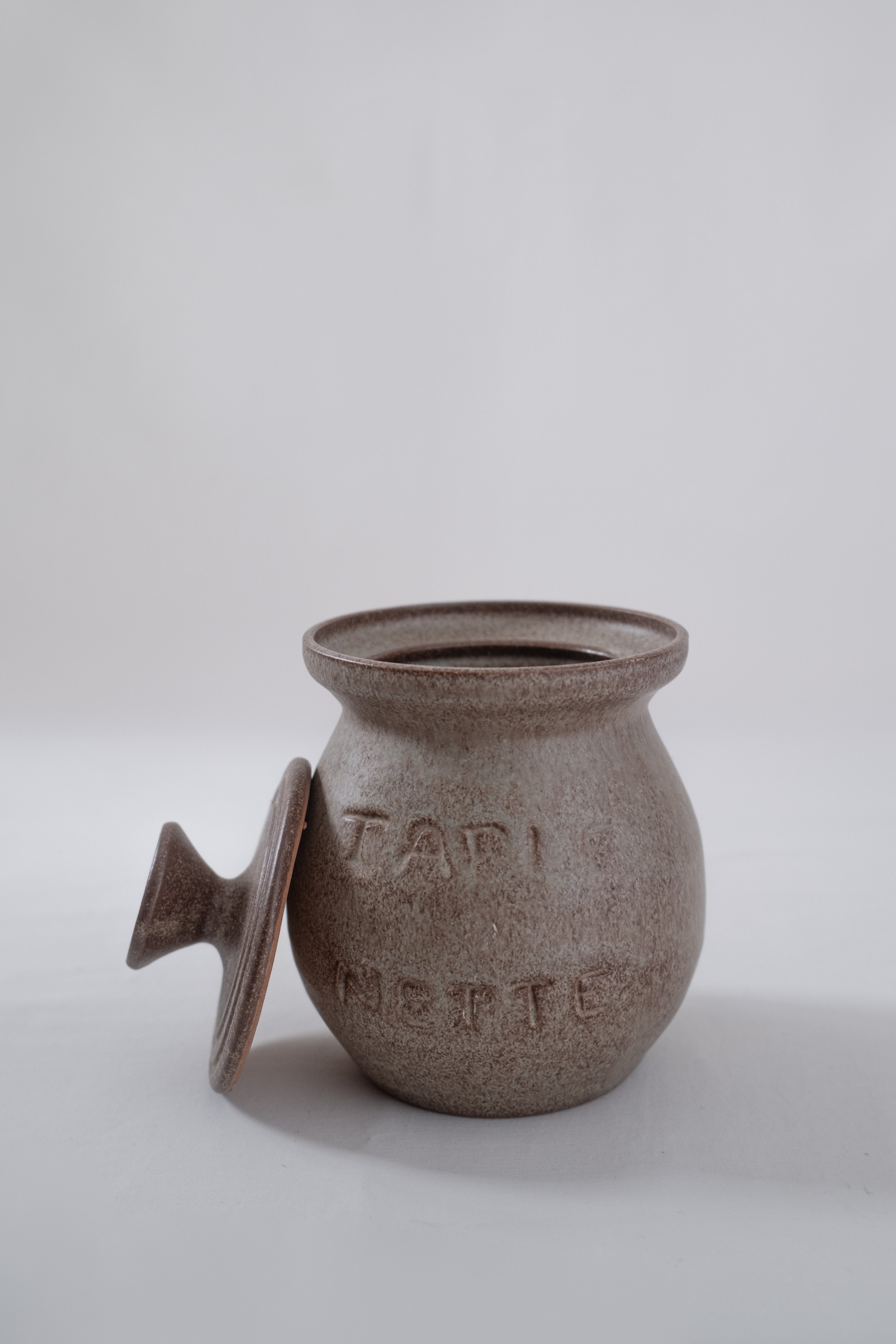 POT À FARINE AVEC COUVERCLE EN GRÈS MARRON