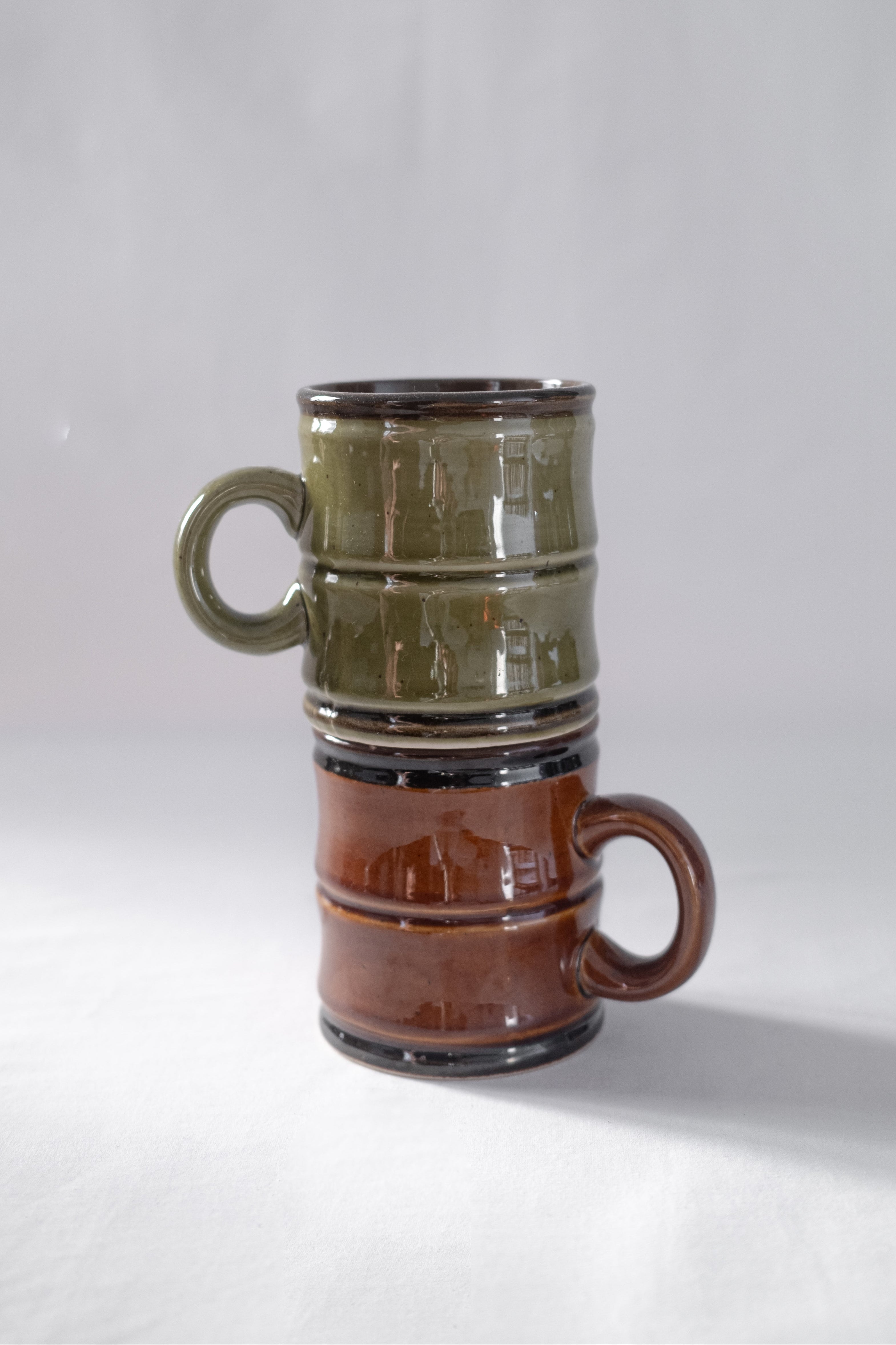 DUO DE TASSES EN CÉRAMIQUE VERTE ET MARRON