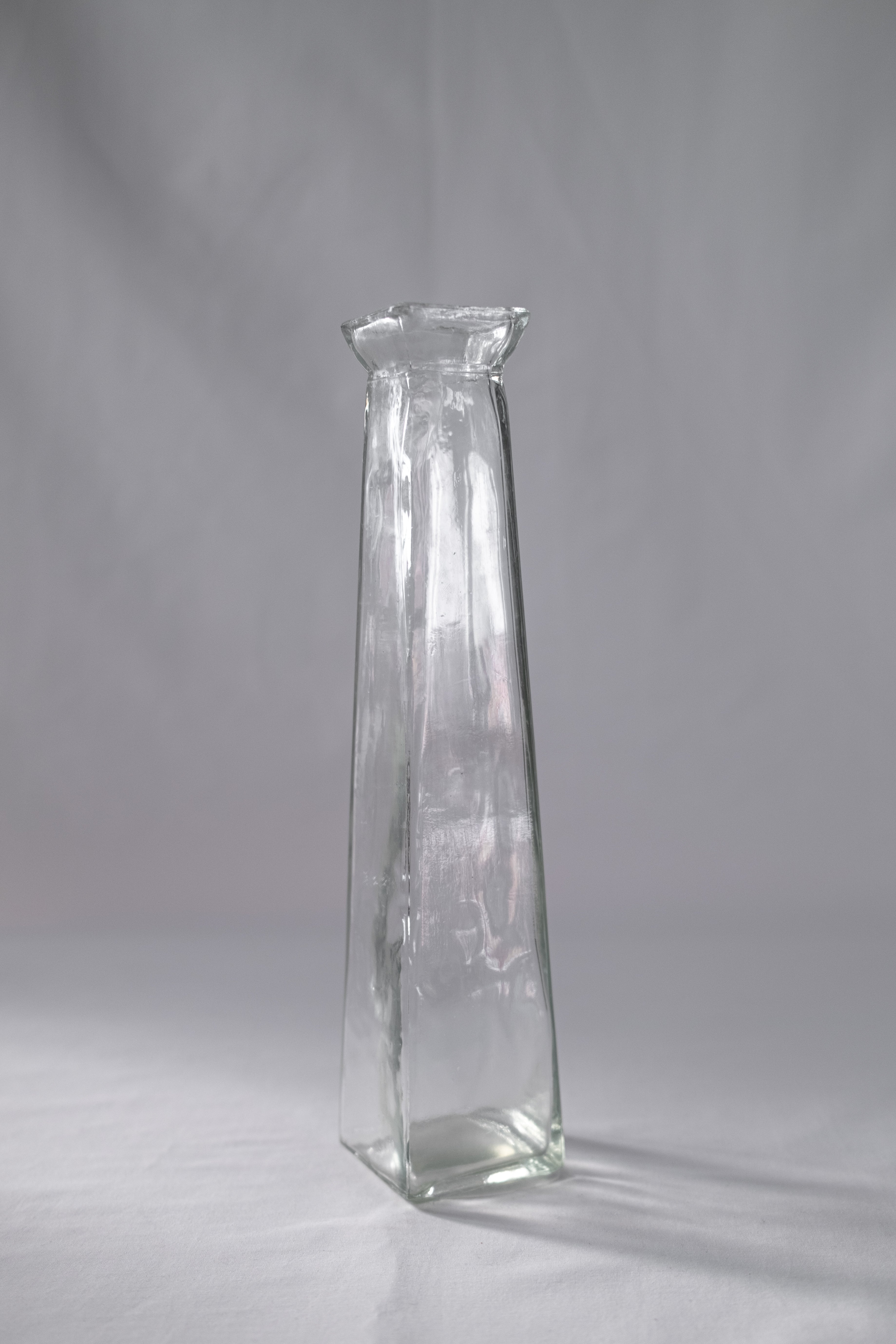 VASE RECTANGULAIRE EN VERRE