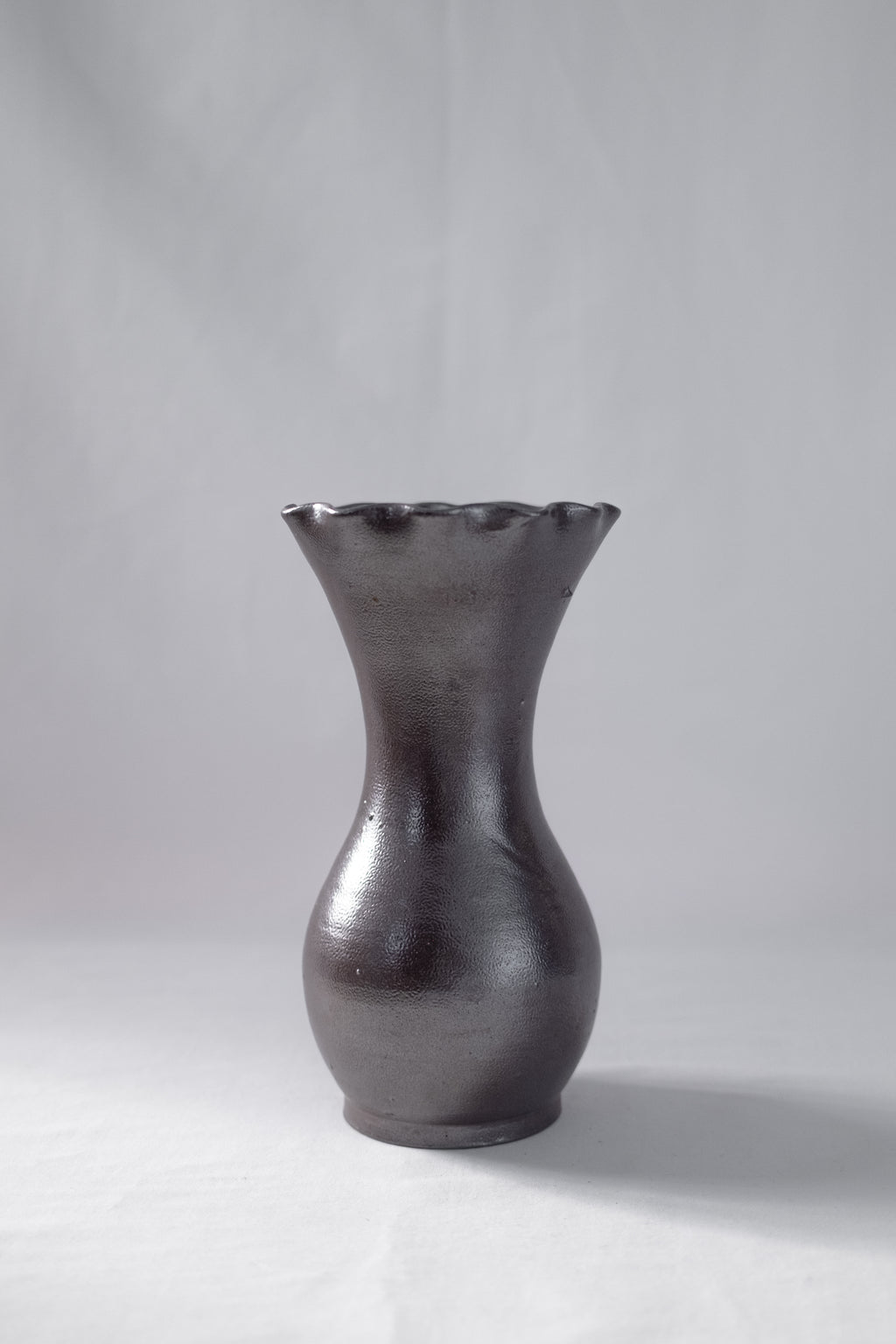 VASE EN CÉRAMIQUE PRUNE