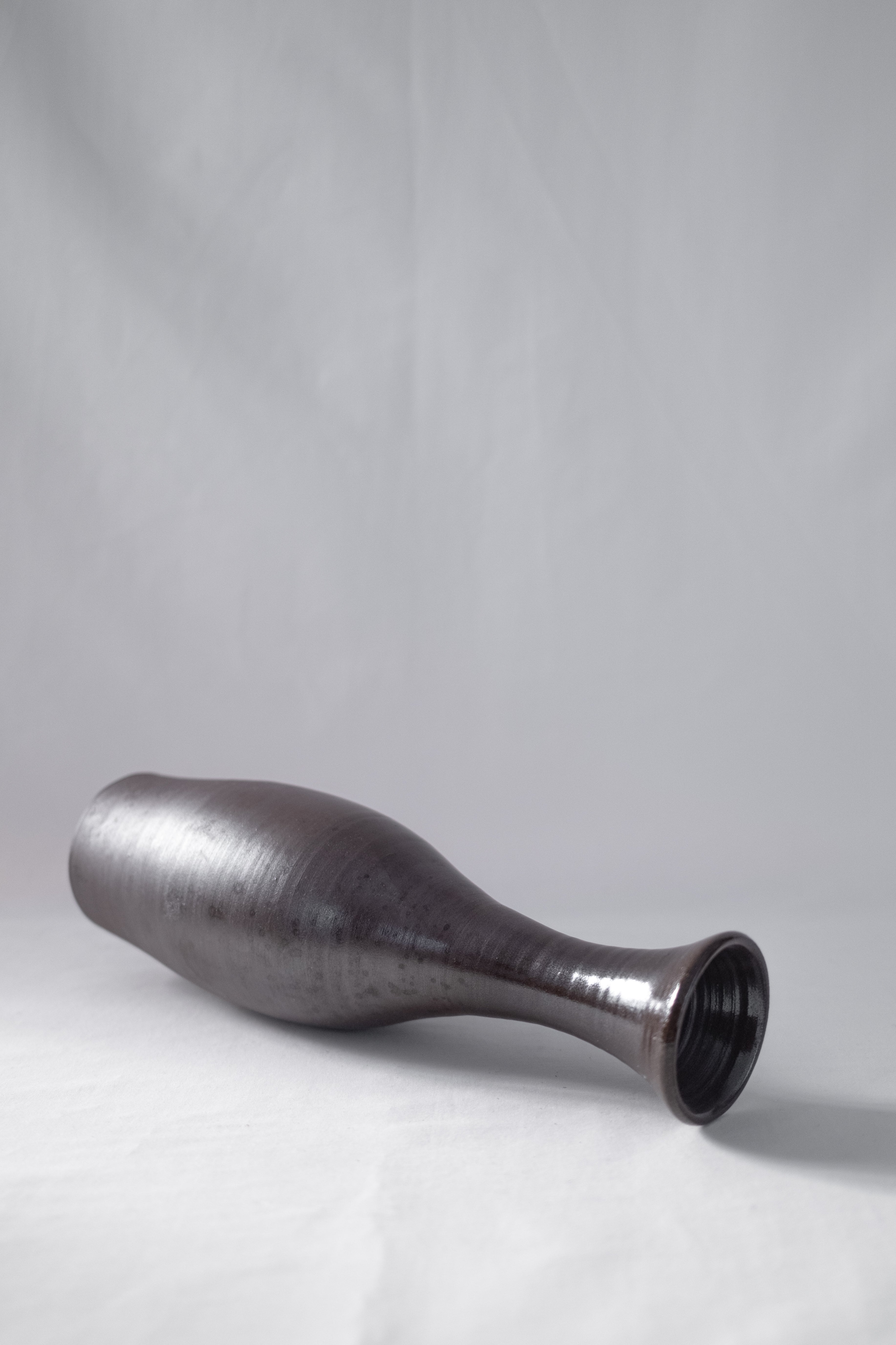 VASE EN CÉRAMIQUE PRUNE
