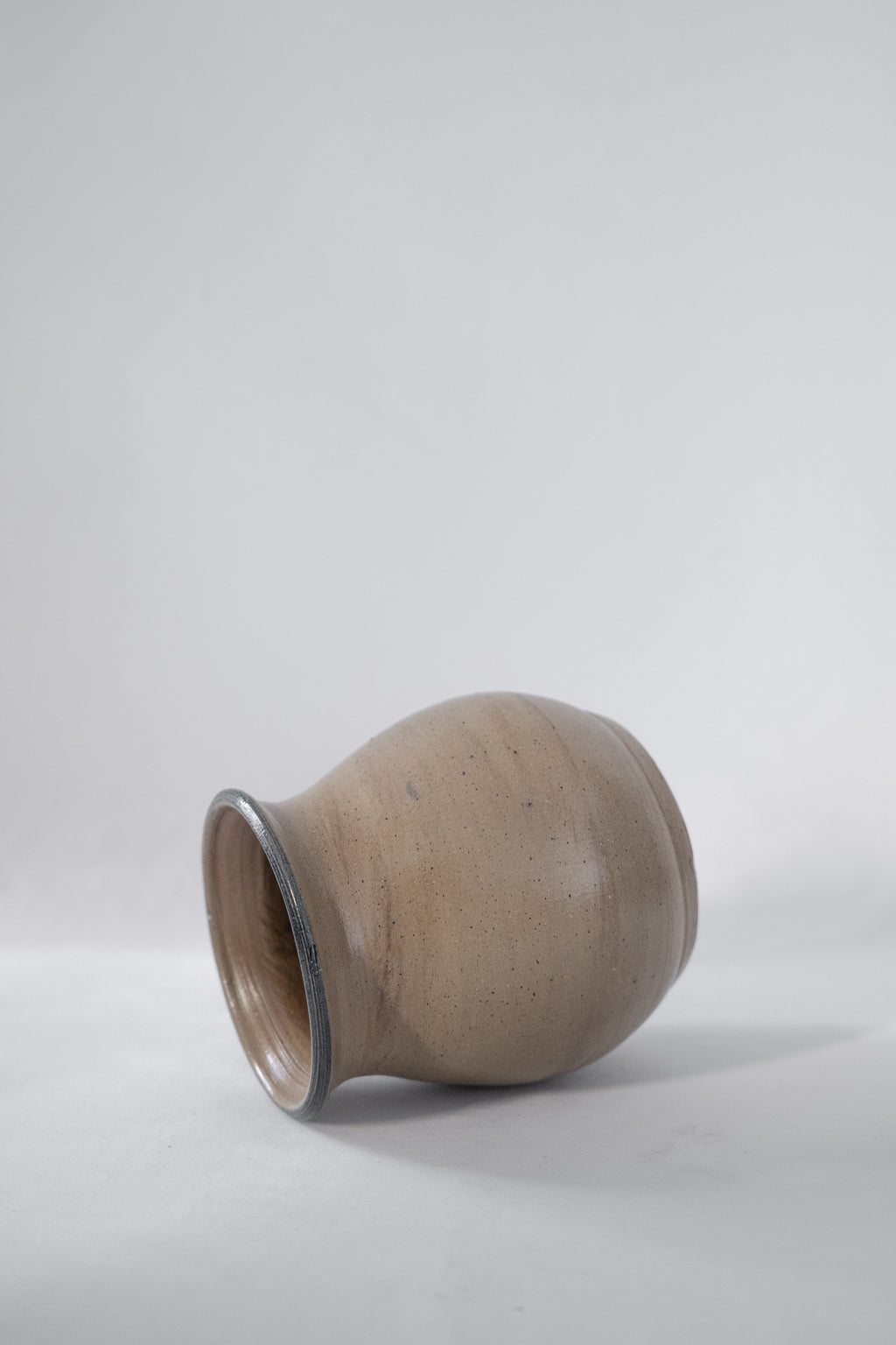 VASE EN CÉRAMIQUE MOTIF LAVANDE