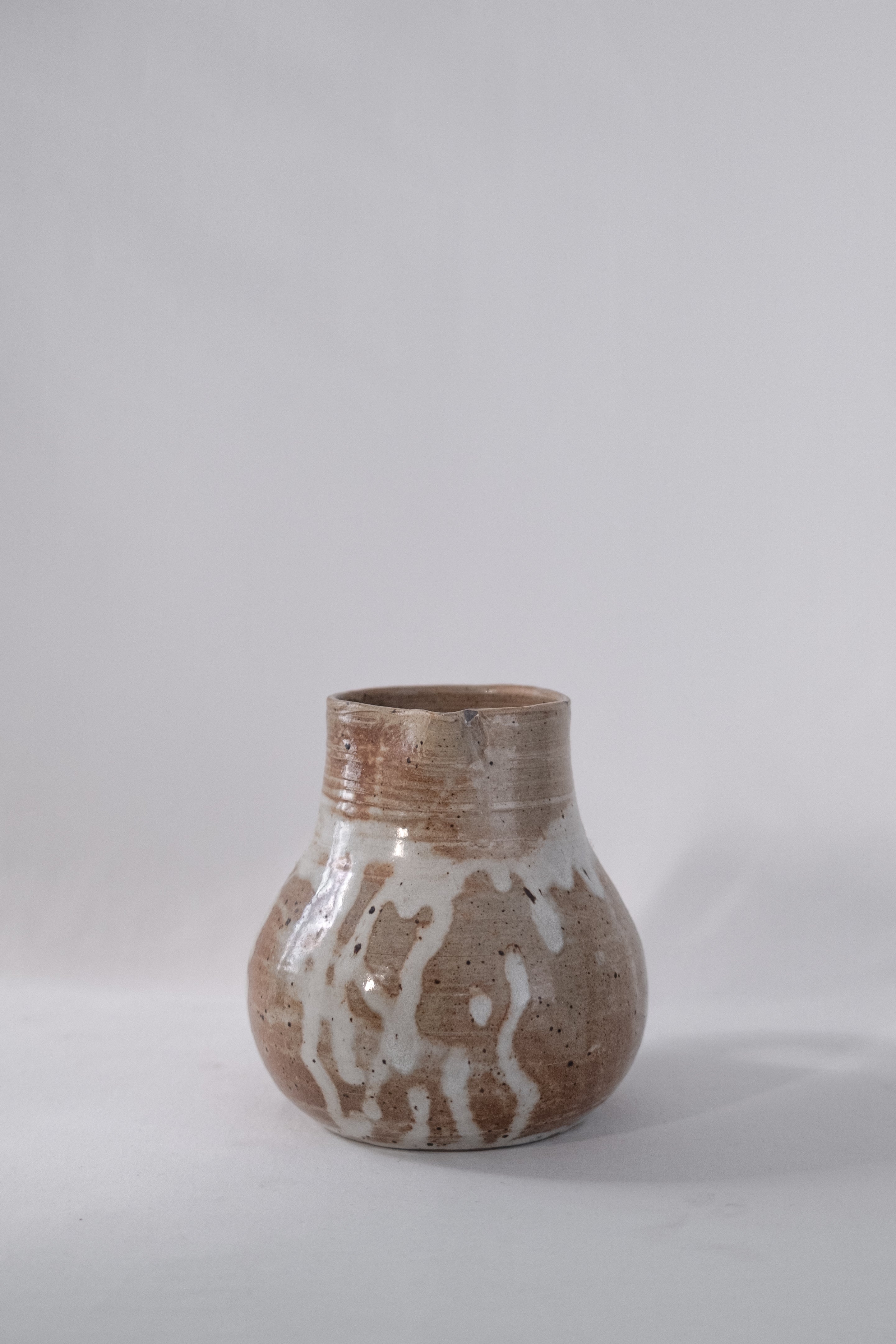 CARAFE EN GRÈS BRUN/BEIGE