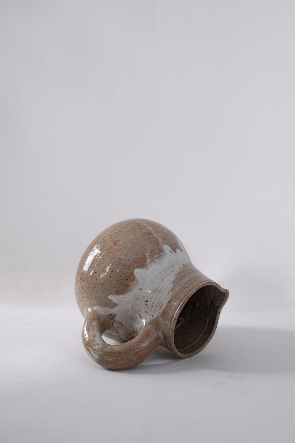 CARAFE EN GRÈS BRUN/BEIGE