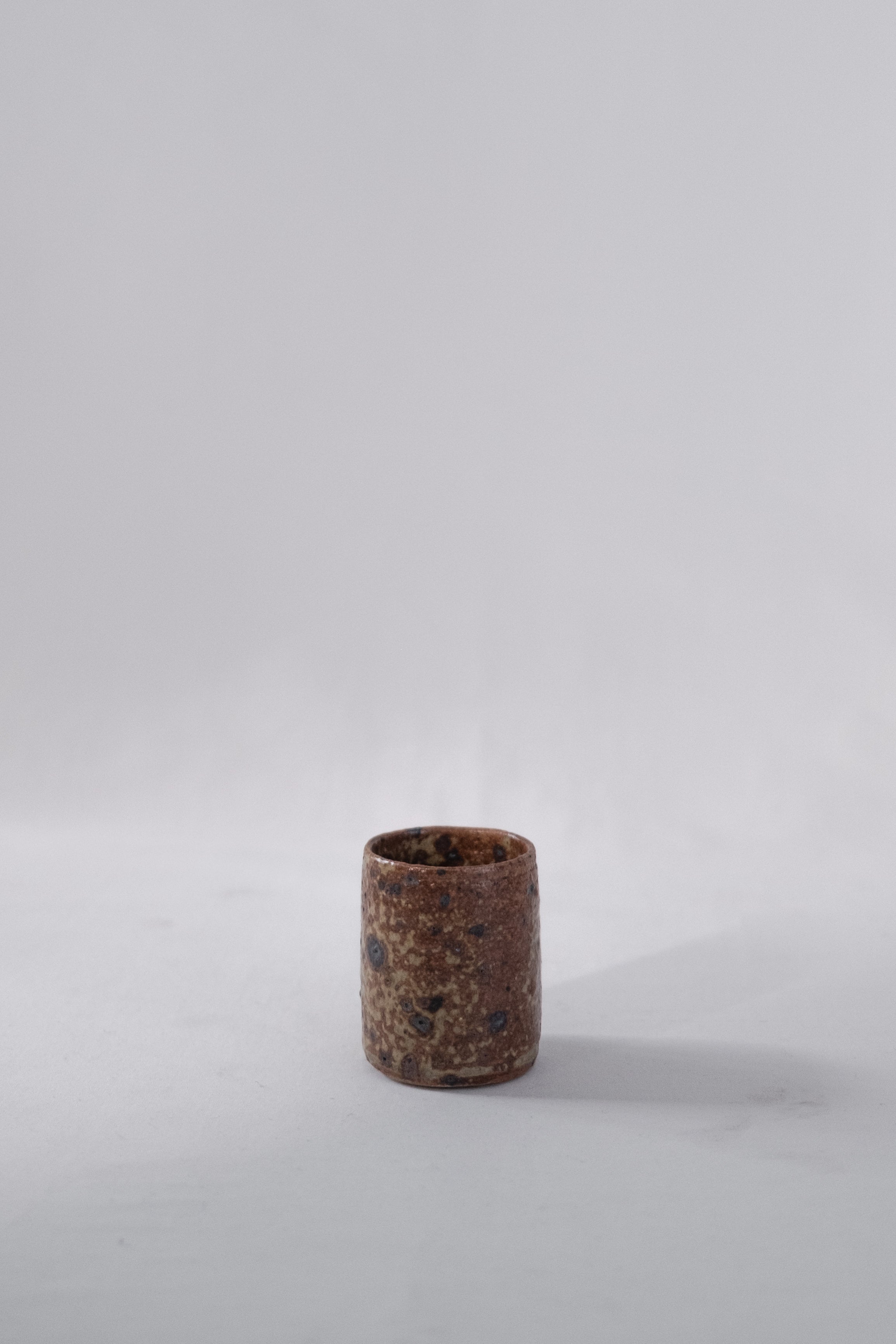 PETIT POT EN GRÈS BRUN
