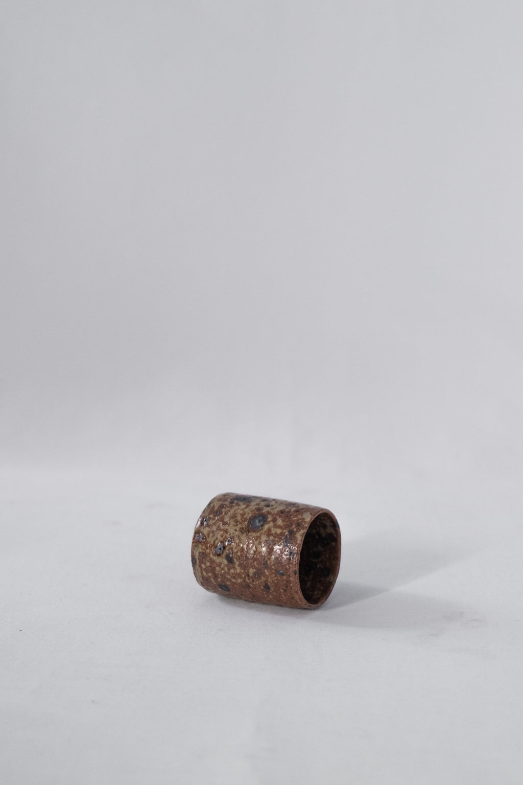 PETIT POT EN GRÈS BRUN