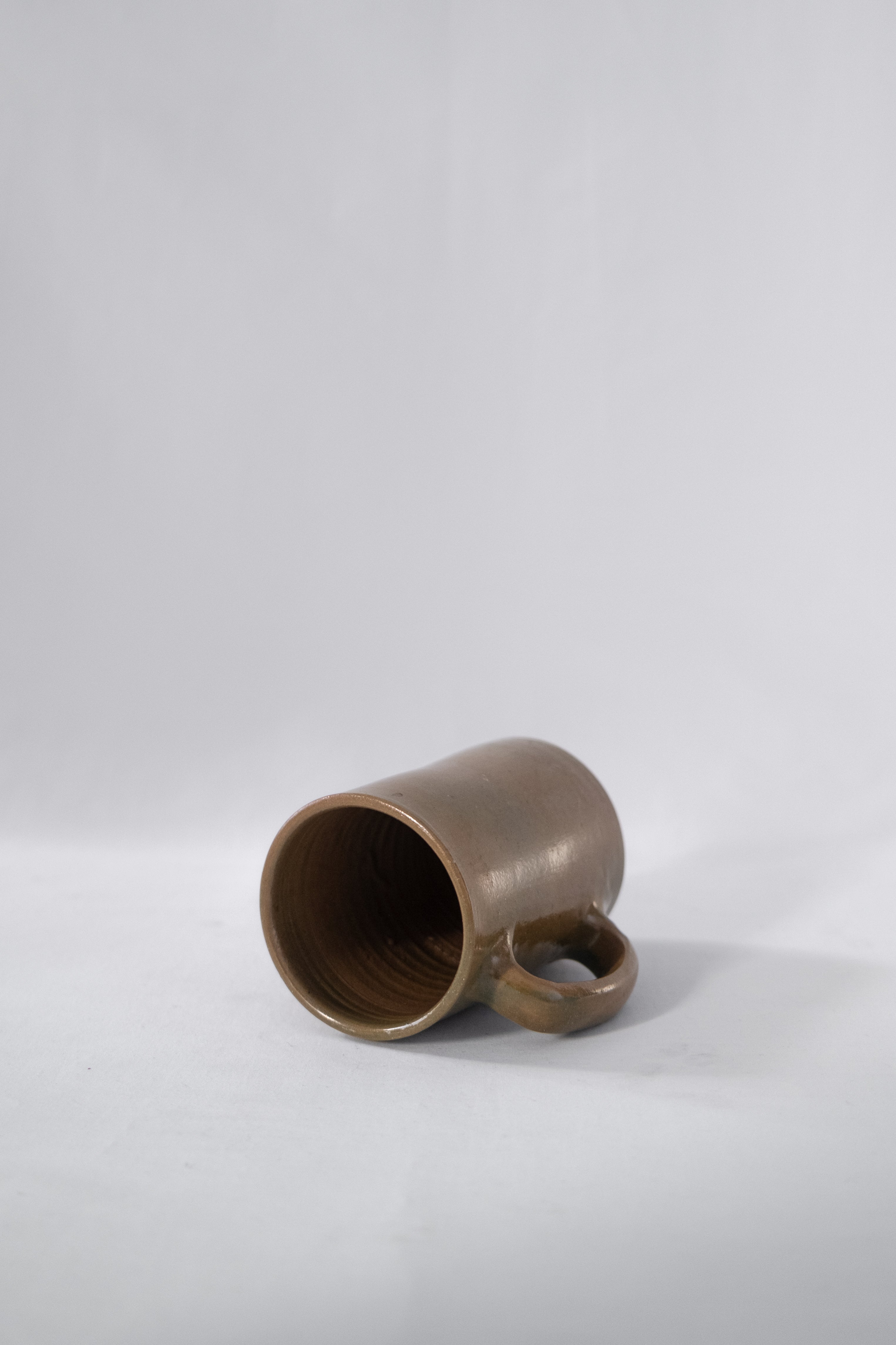 TASSE EN CÉRAMIQUE BRUN/VERDATRE