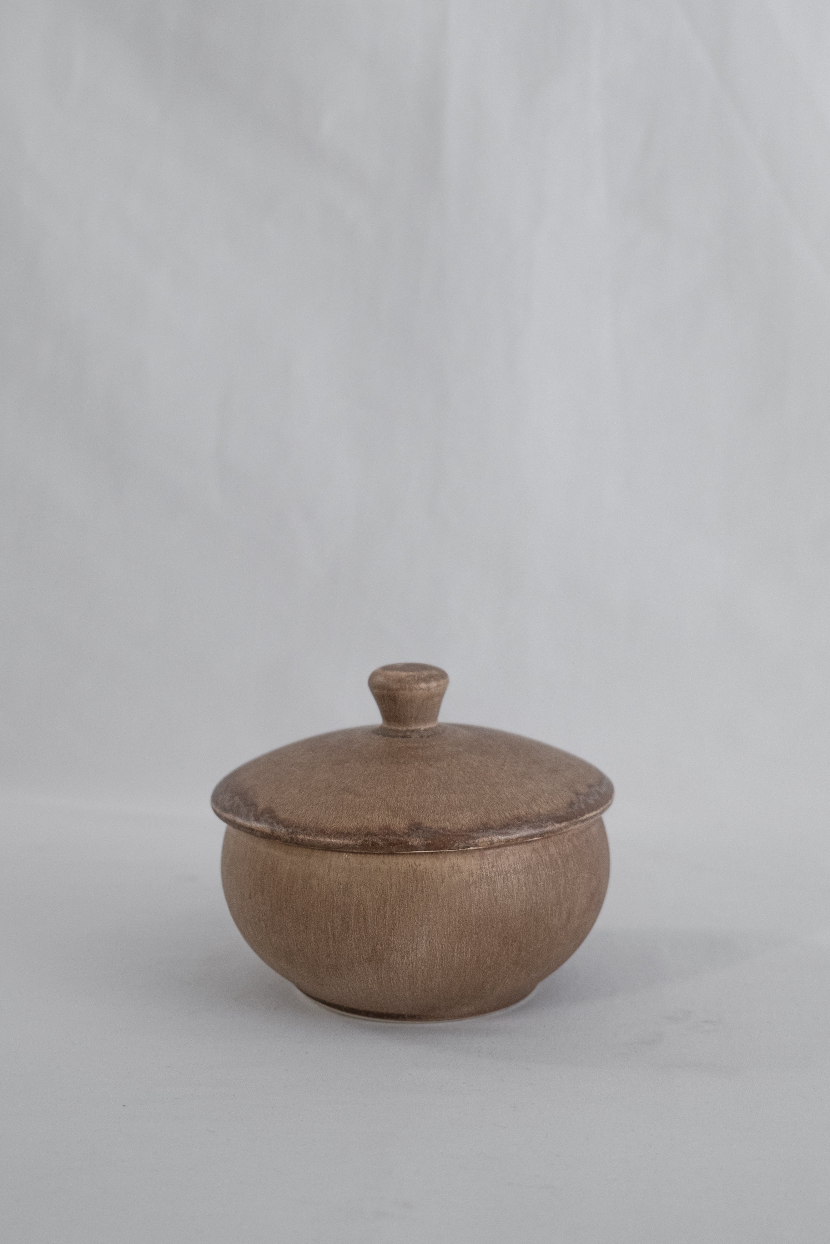 POT EN CÉRAMIQUE BRUN