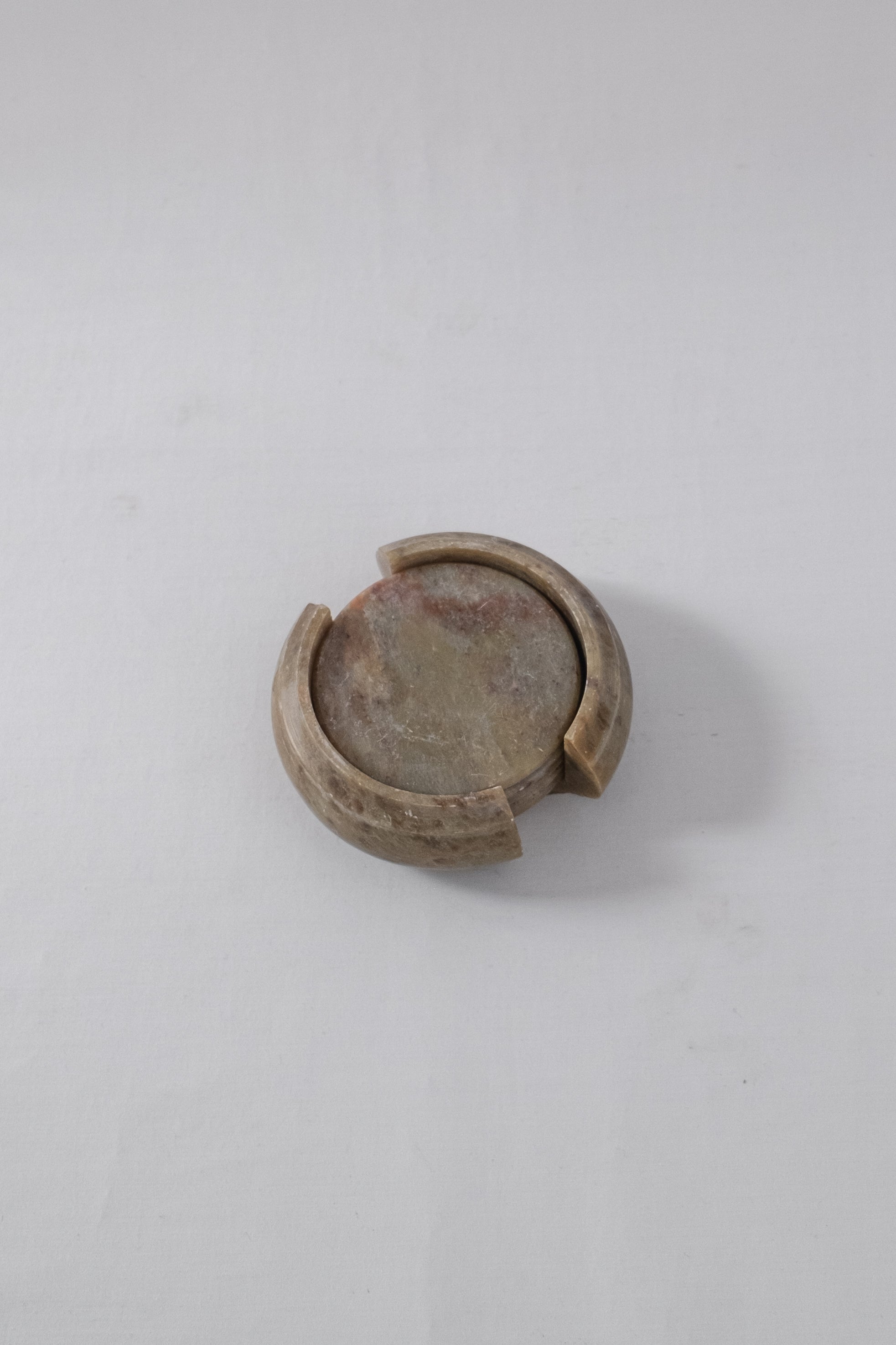 SOUS-VERRES EN PIERRE VERTE/BEIGE
