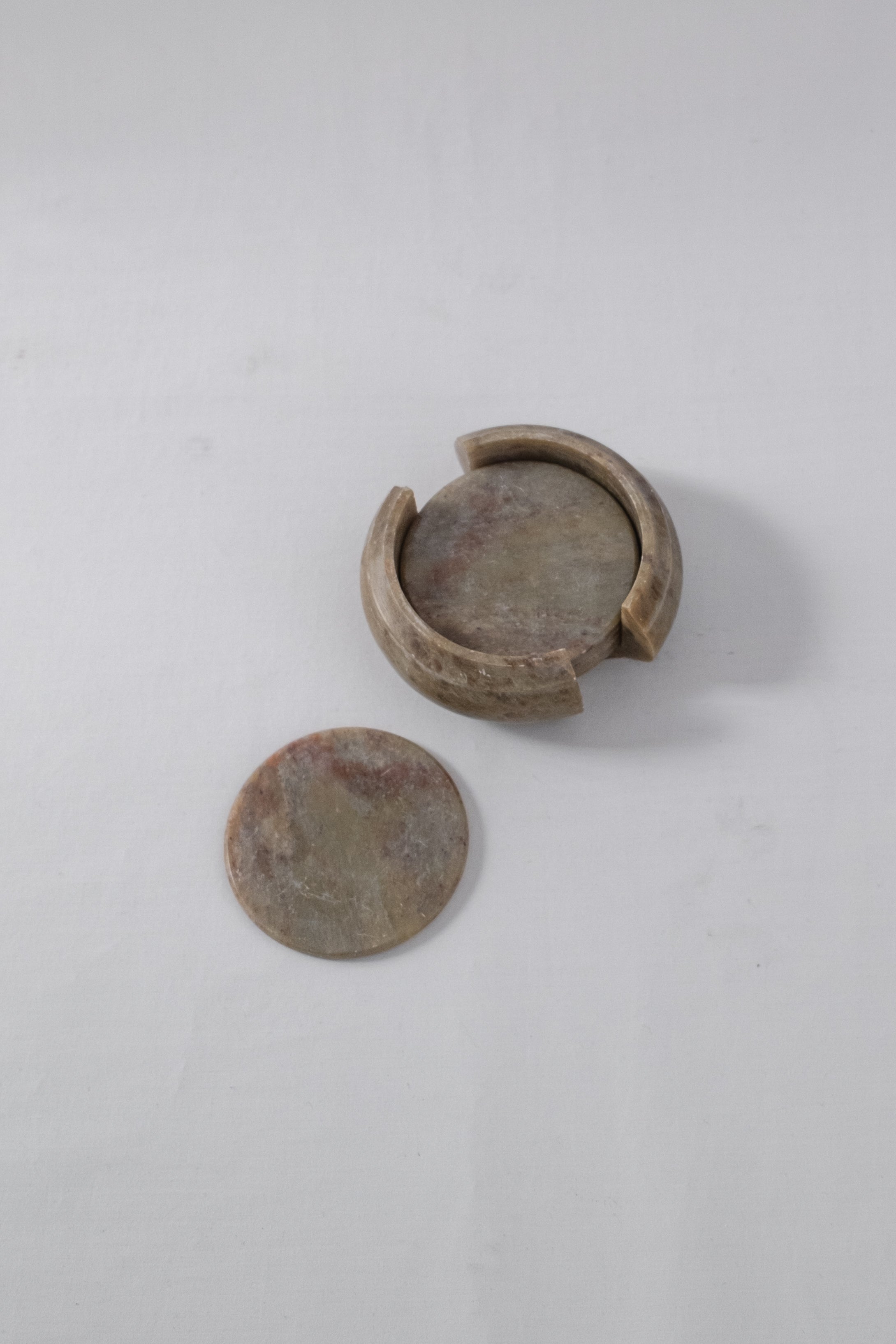 SOUS-VERRES EN PIERRE VERTE/BEIGE