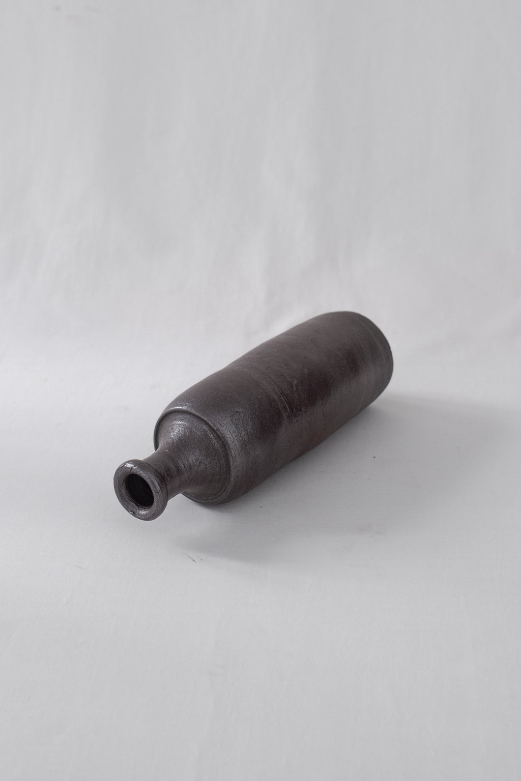 VASE EN CÉRAMIQUE PRUNE