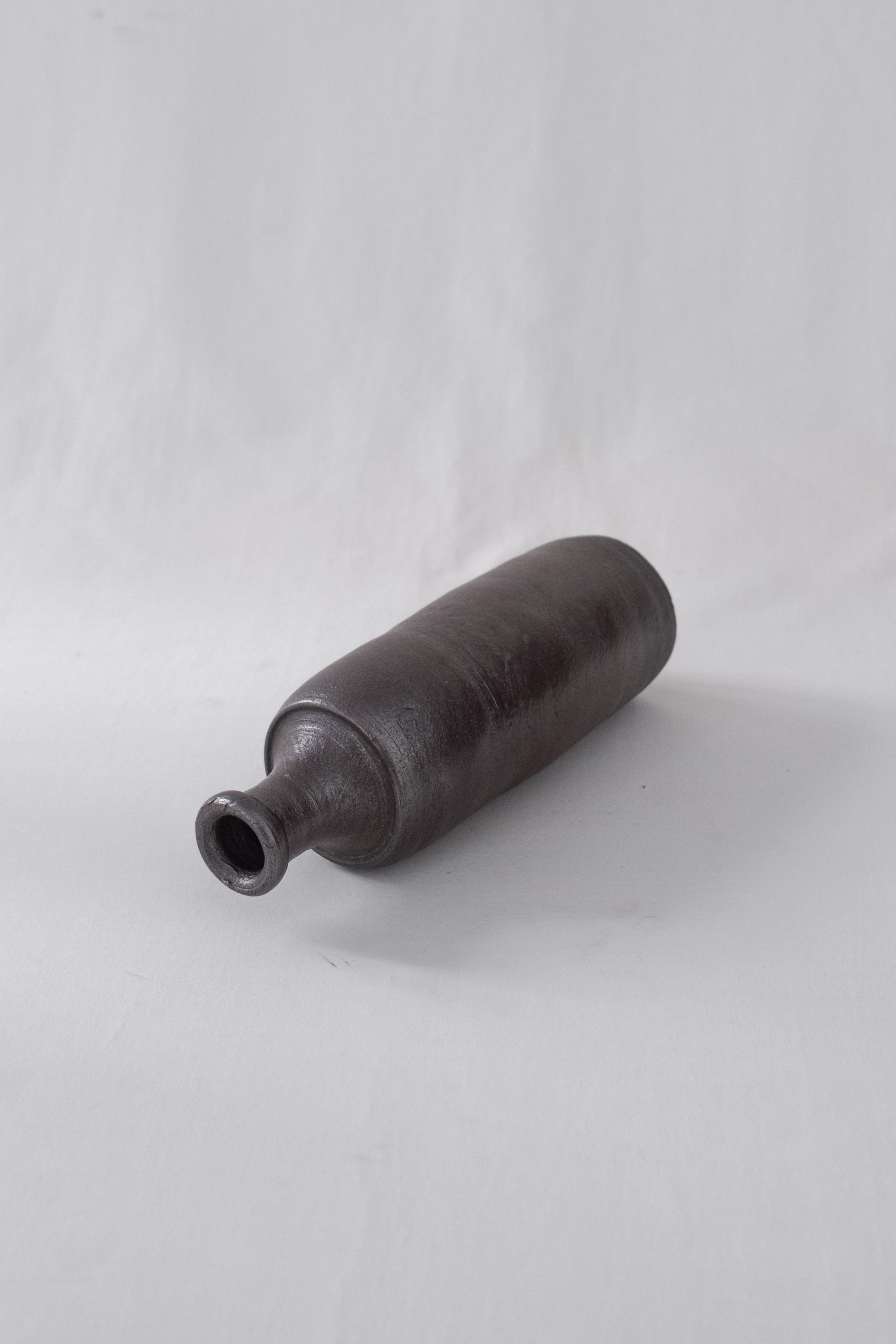 VASE EN CÉRAMIQUE PRUNE