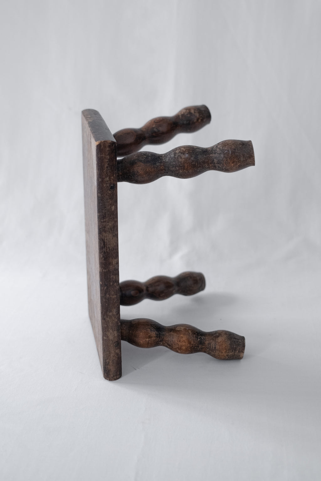 PETIT TABOURET EN BOIS