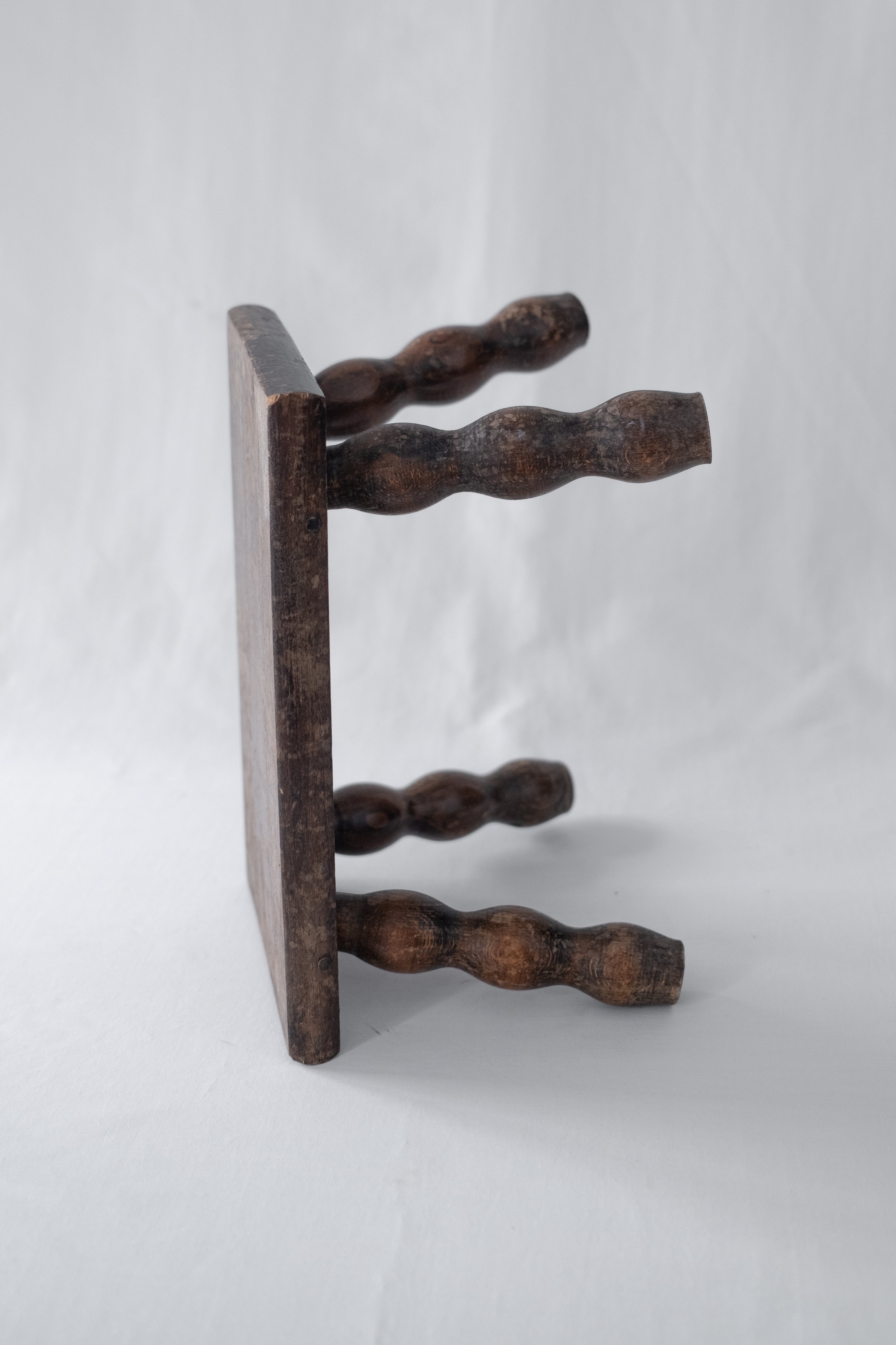 PETIT TABOURET EN BOIS