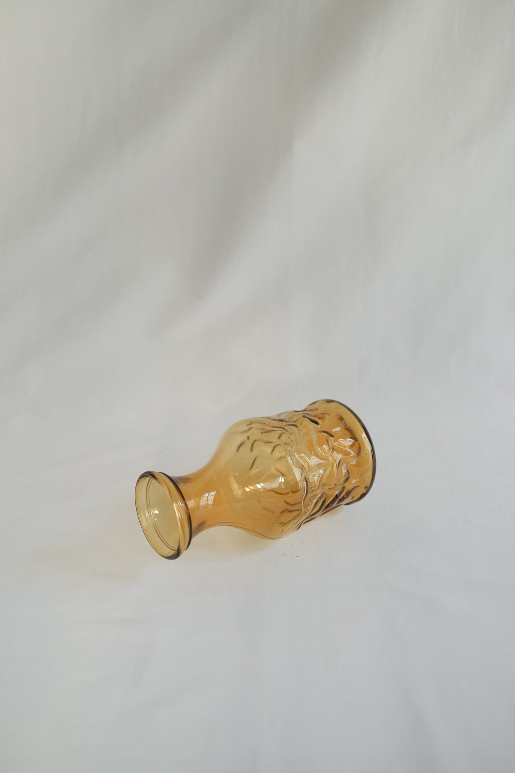 VASE EN VERRE ORANGÉ