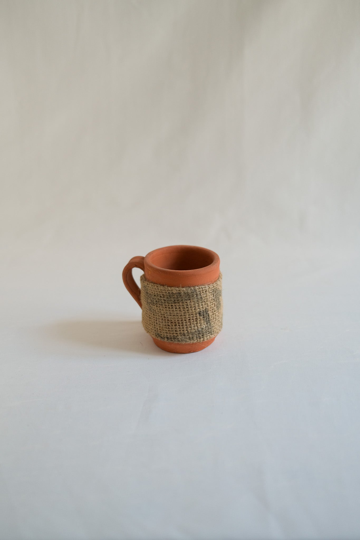 TASSE EN TERRE CUITE