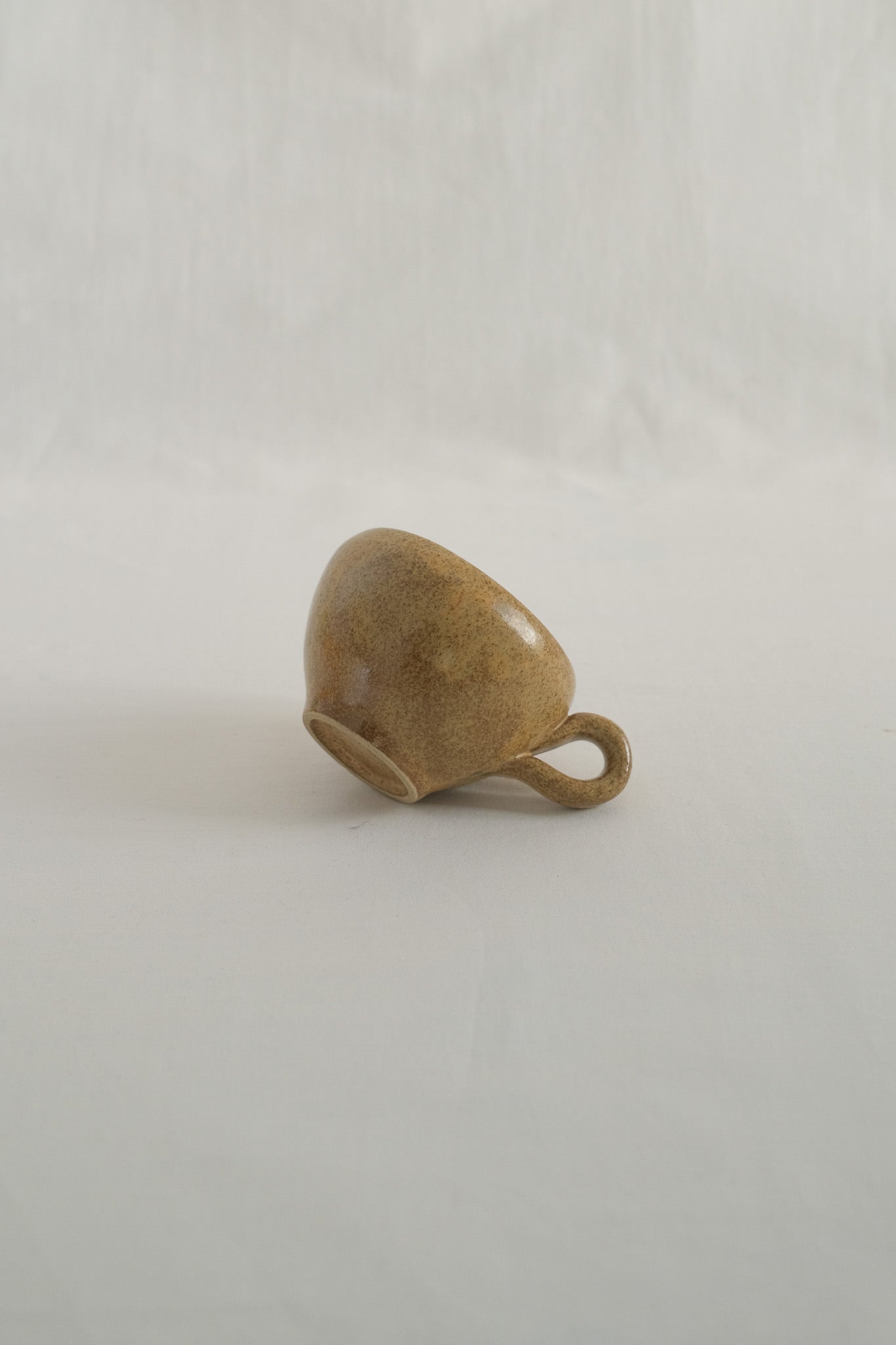 TASSE EN GRÈS BRUN