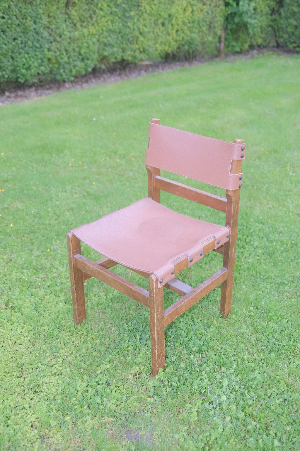 CHAISES EN FRÊNE VERNI – MAISON REGAIN