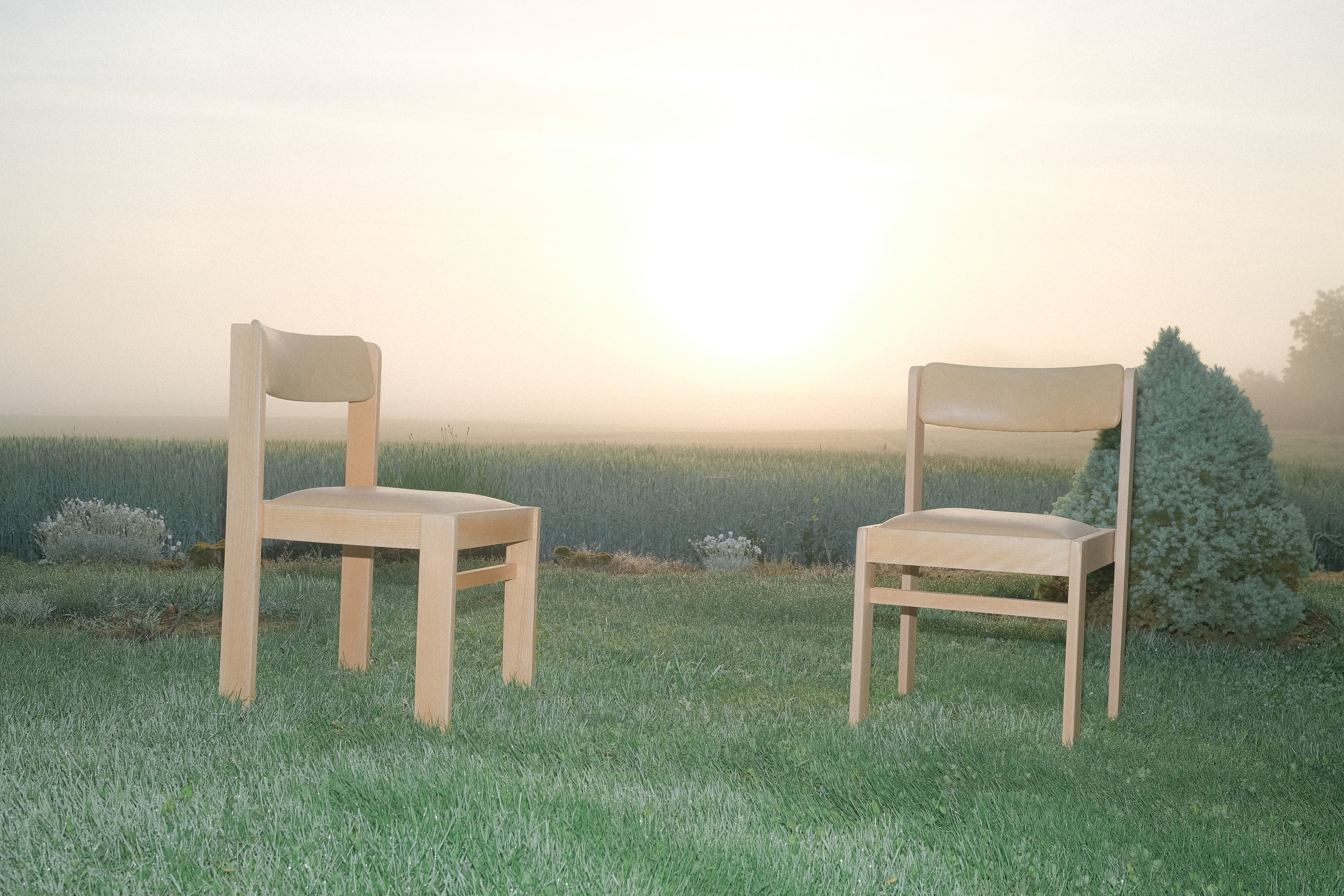 CHAISES EN BOIS CLAIR ET CUIR, INSPIRATION REGAIN, ANNÉES 1970