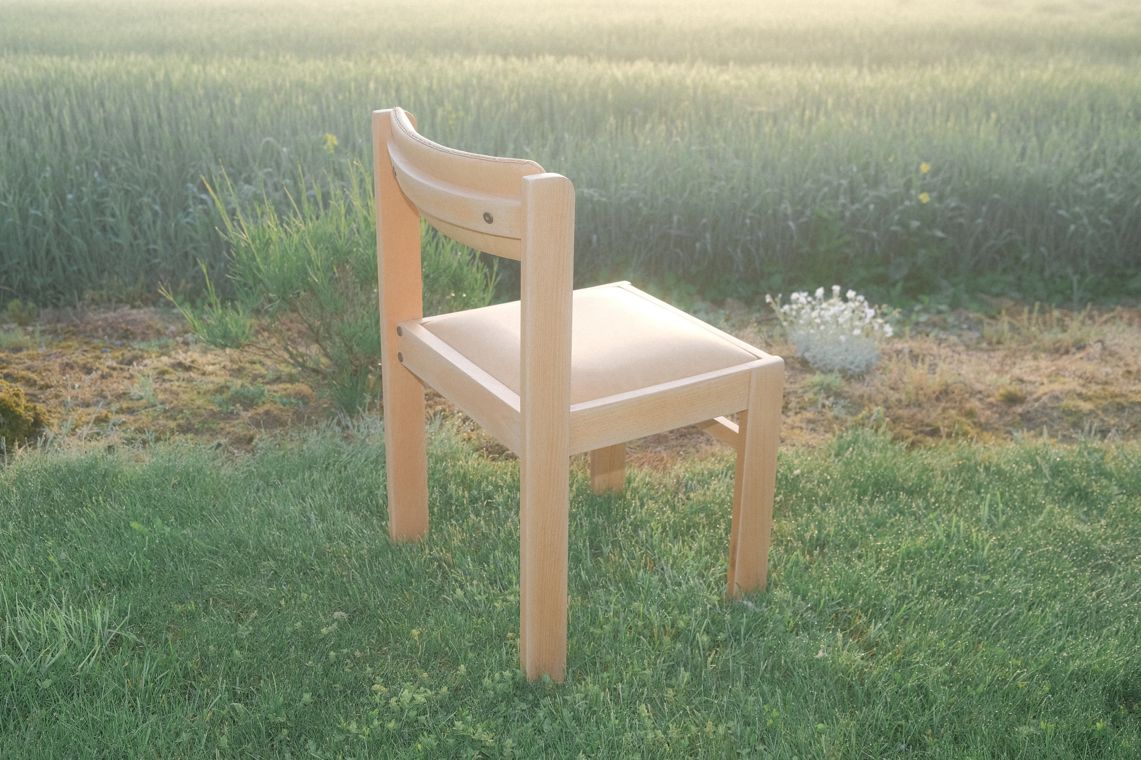 CHAISES EN BOIS CLAIR ET CUIR, INSPIRATION REGAIN, ANNÉES 1970