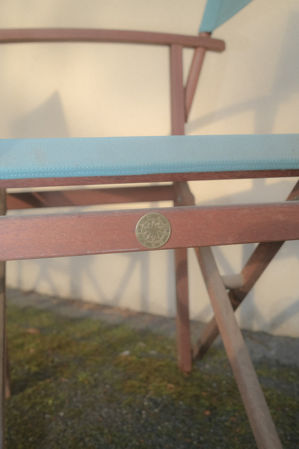 CHAISE DE RÉALISATEUR EN BOIS ET TISSU BLEU