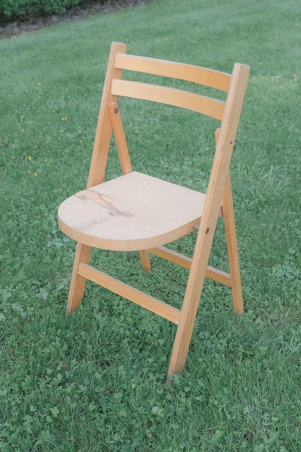 CHAISE PLIANTE EN BOIS