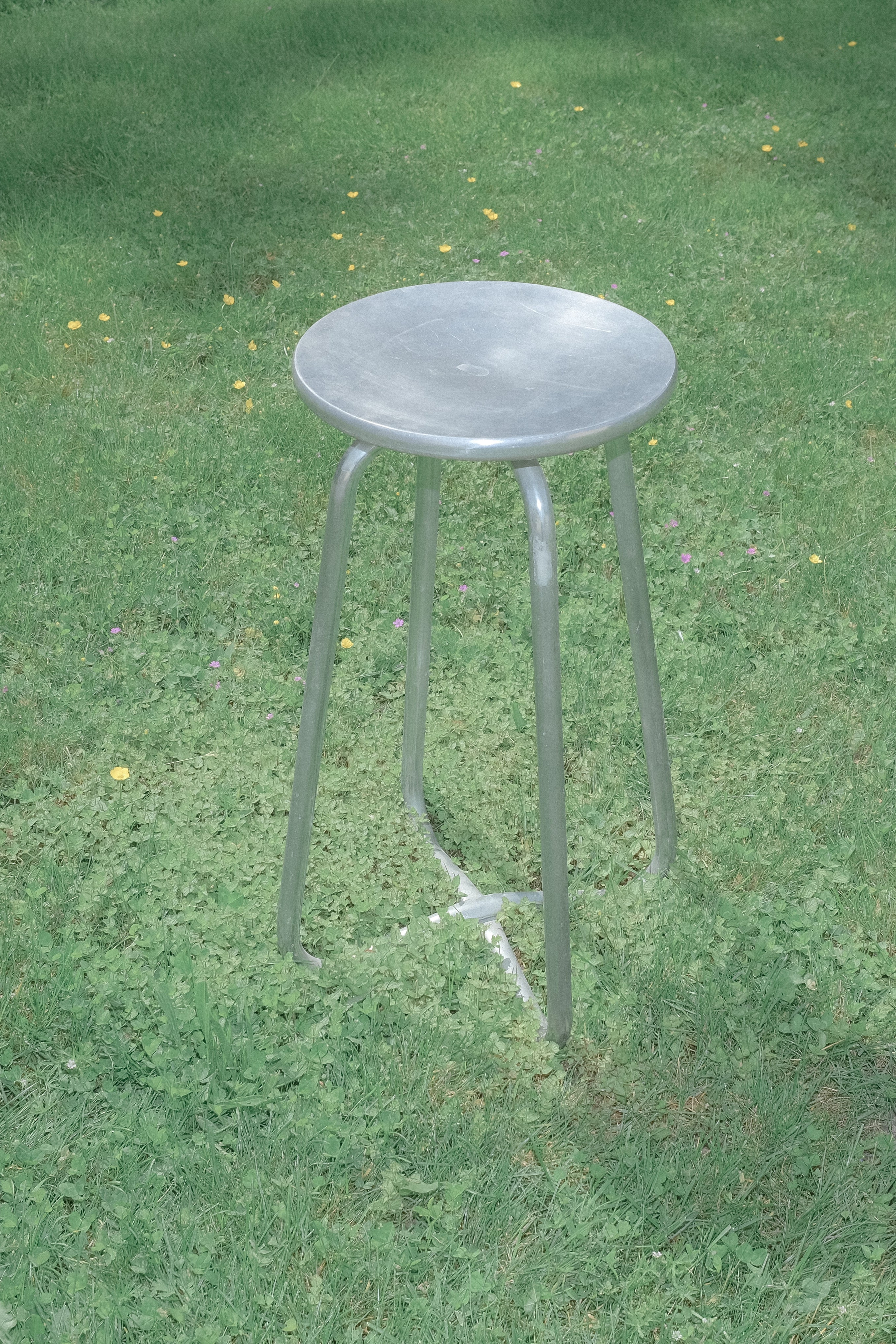 TABOURET BRUTALISTE EN FONTE ET ALUMINIUM