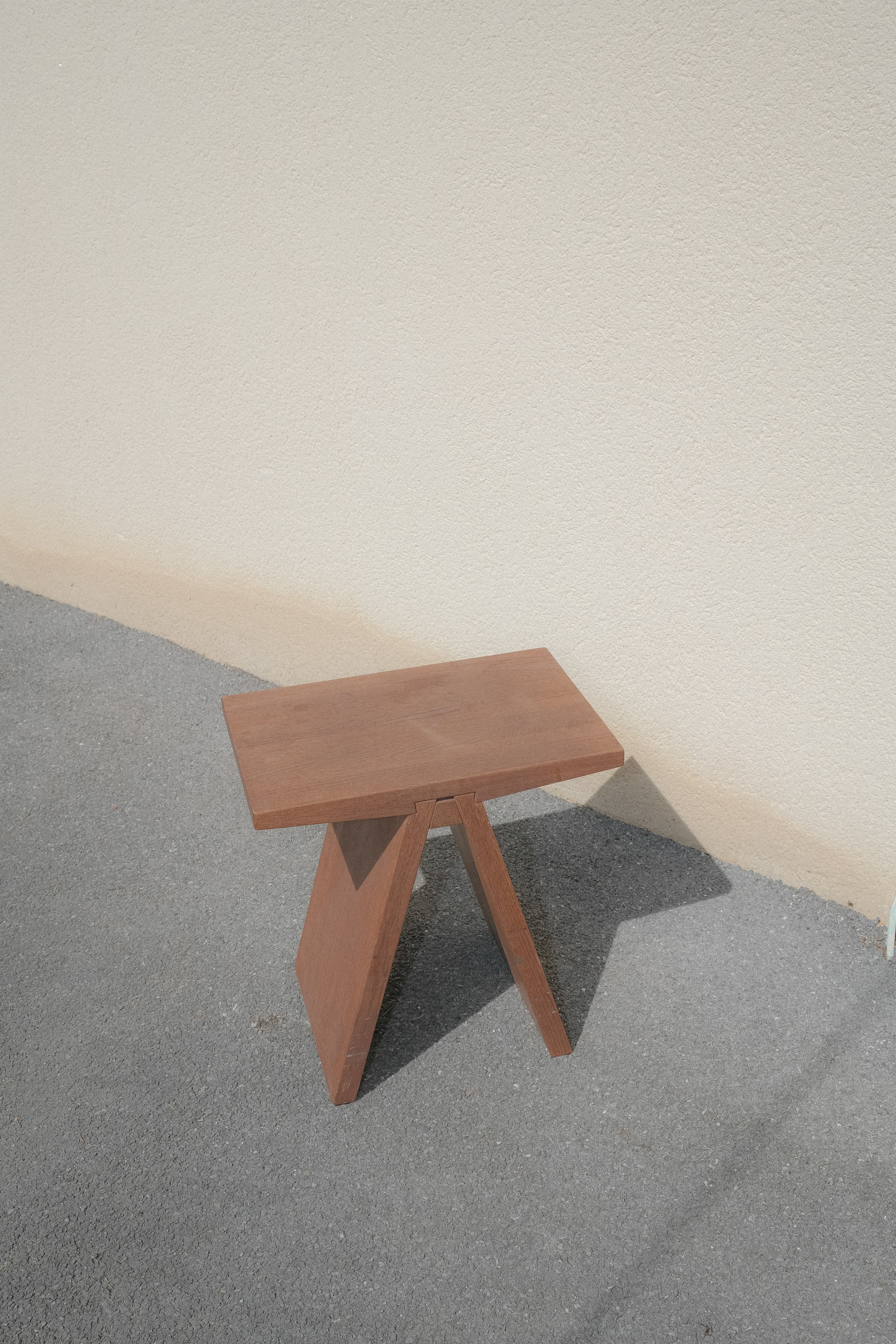 TABOURET EN BOIS BRUTE