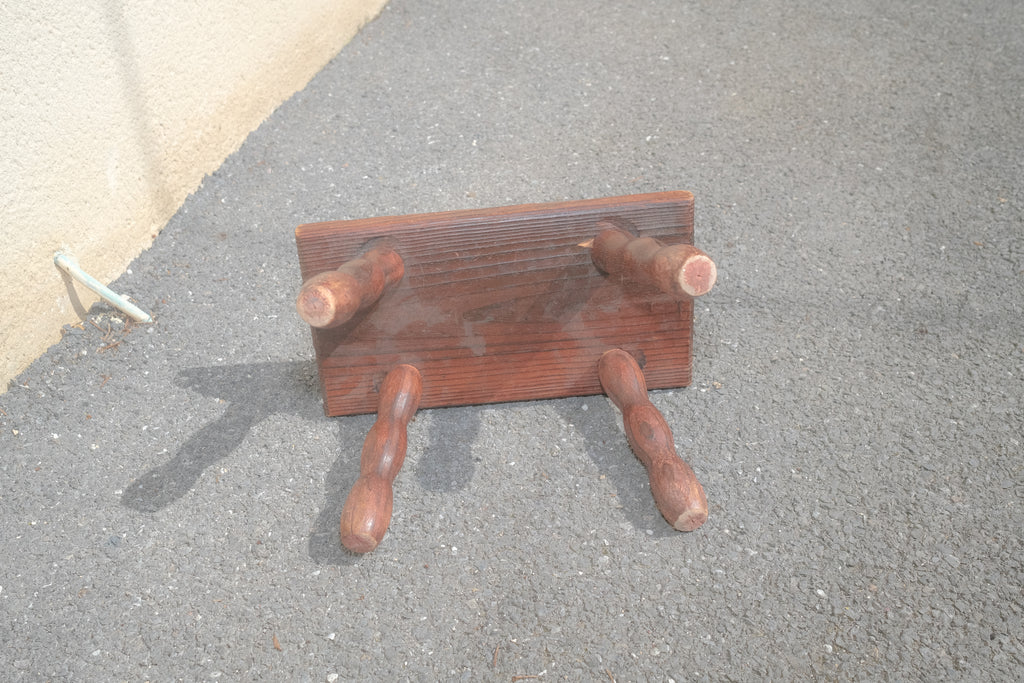 TABOURET DE FERME EN BOIS BRUTE