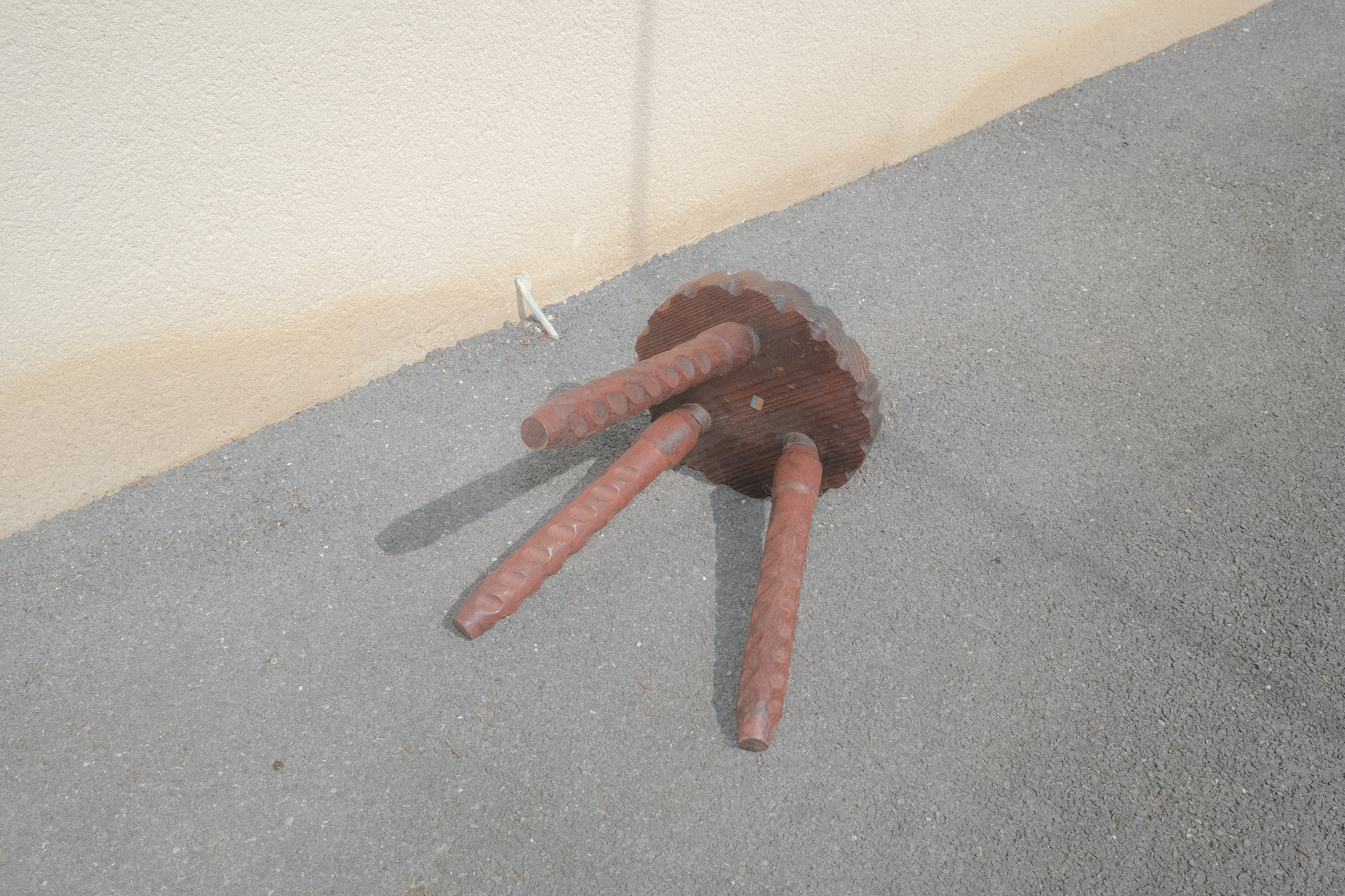 TABOURET DE FERME EN BOIS BRUTE