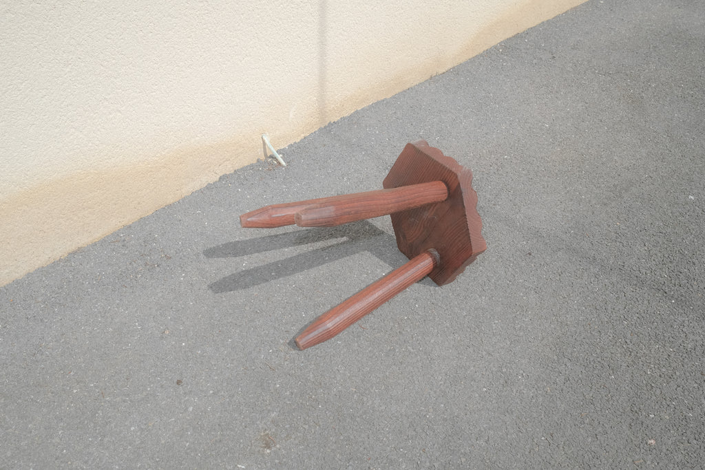 TABOURET DE FERME EN BOIS BRUTE