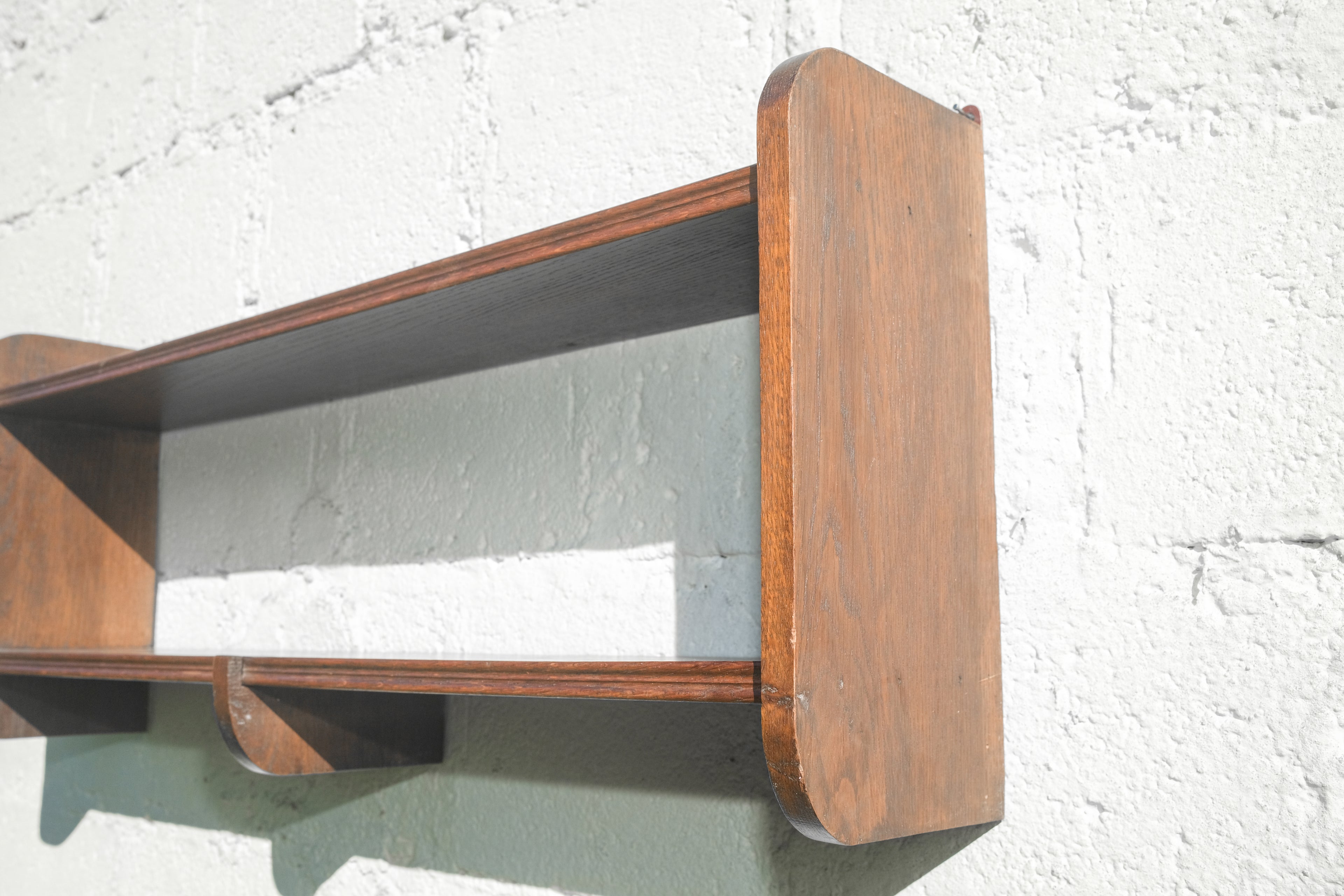 ÉTAGÈRE MURALE EN BOIS BRUTE