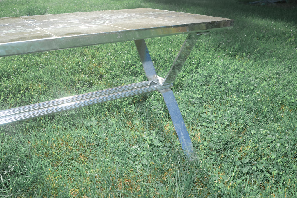 TABLE BASSE EN CÉRAMIQUE ET INOX VERTE À MOTIF FLORAL