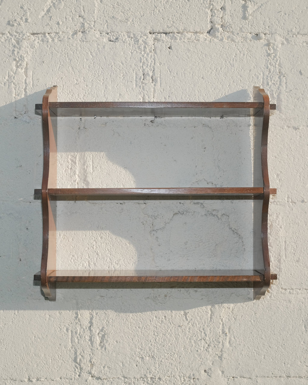 ÉTAGÈRE MURALE EN BOIS BRUT