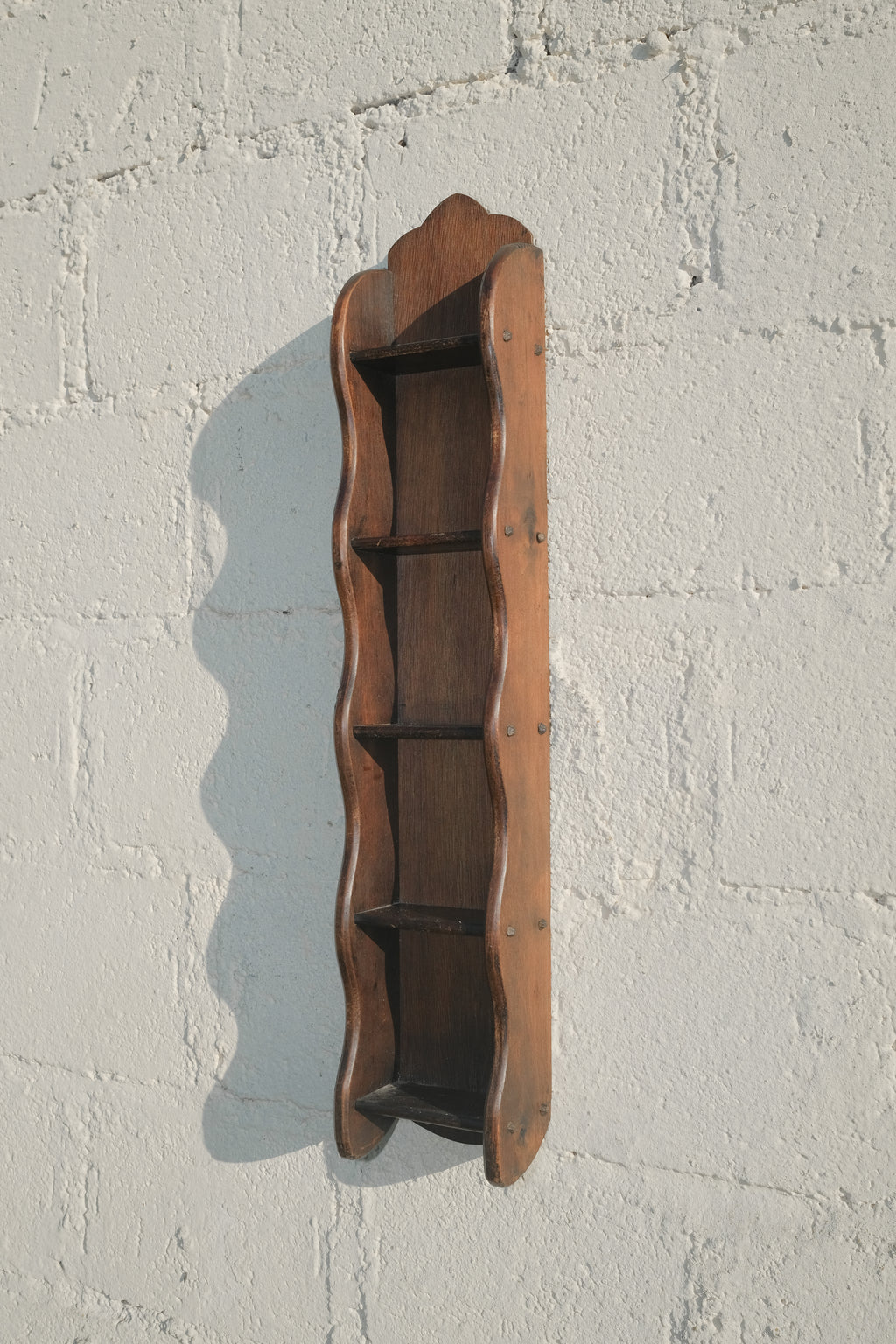 ÉTAGÈRE MURALE EN BOIS BRUTE