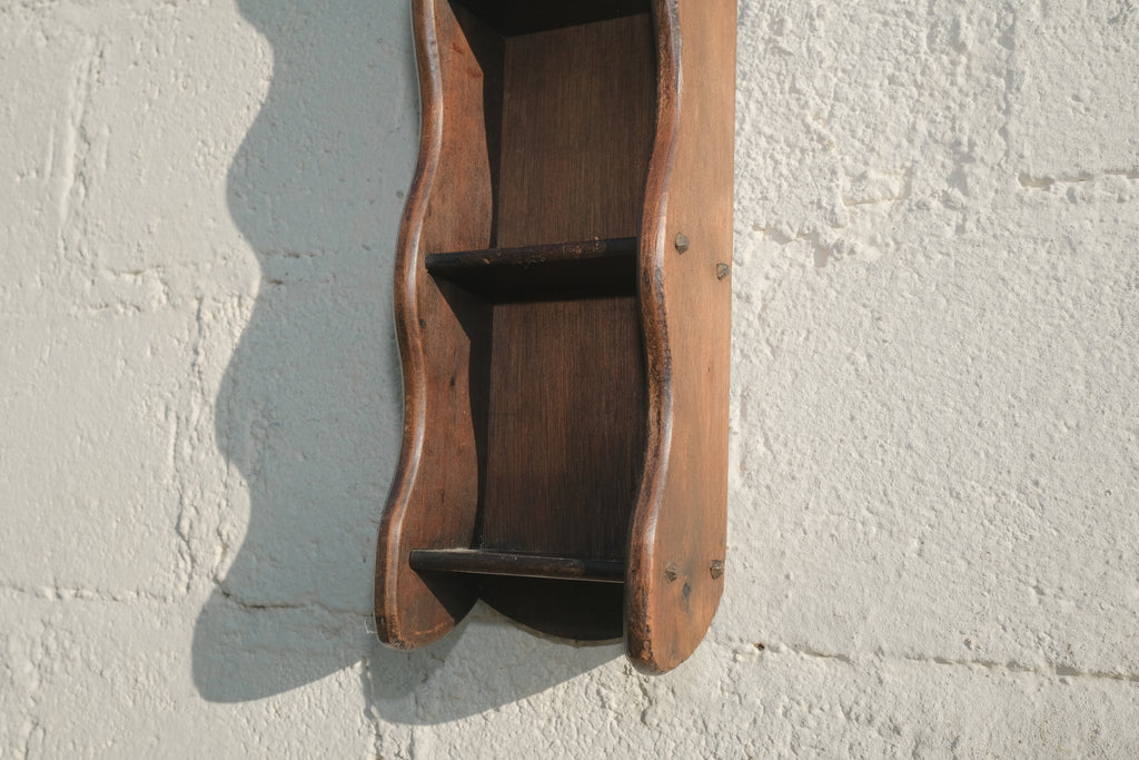 ÉTAGÈRE MURALE EN BOIS BRUTE