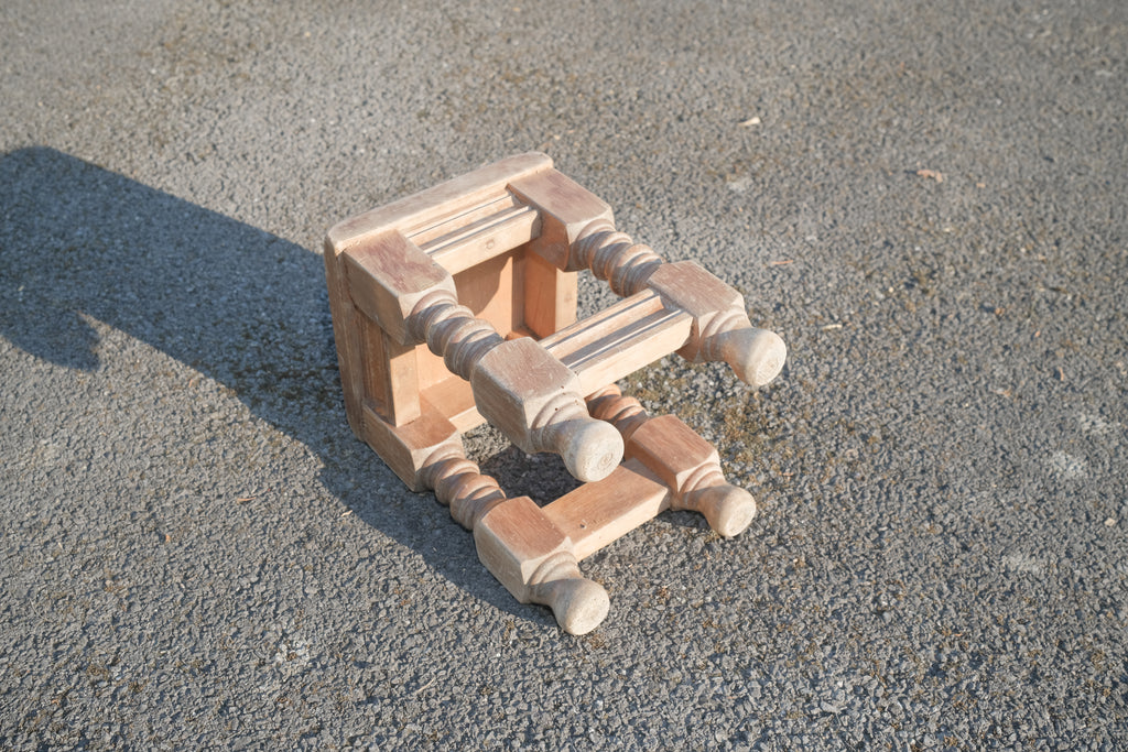 TABOURET FRANÇAIS EN BOIS BRUTE