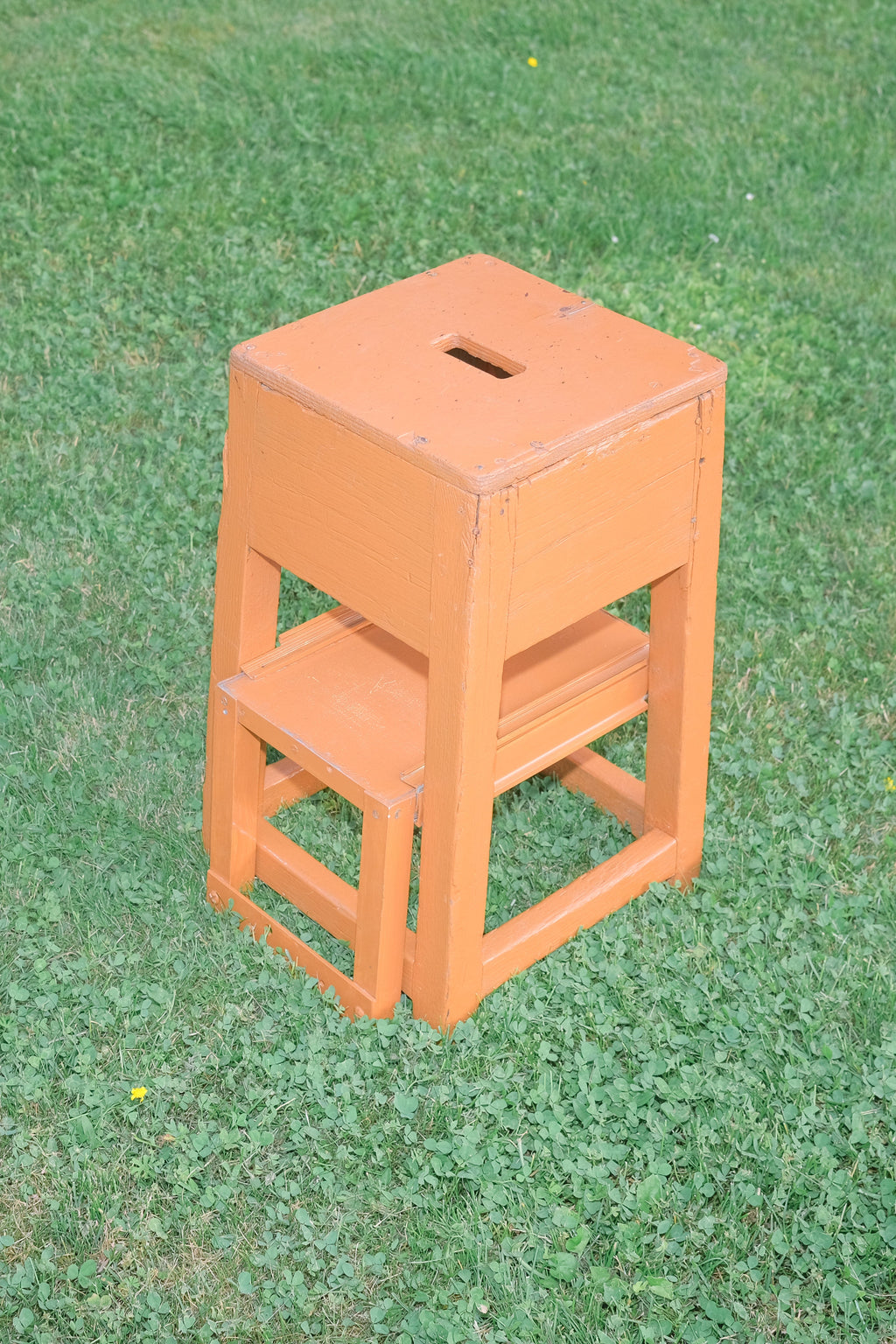 TABOURET / ESCABEAU D’ATELIER EN BOIS ET MÉTAL ORANGE
