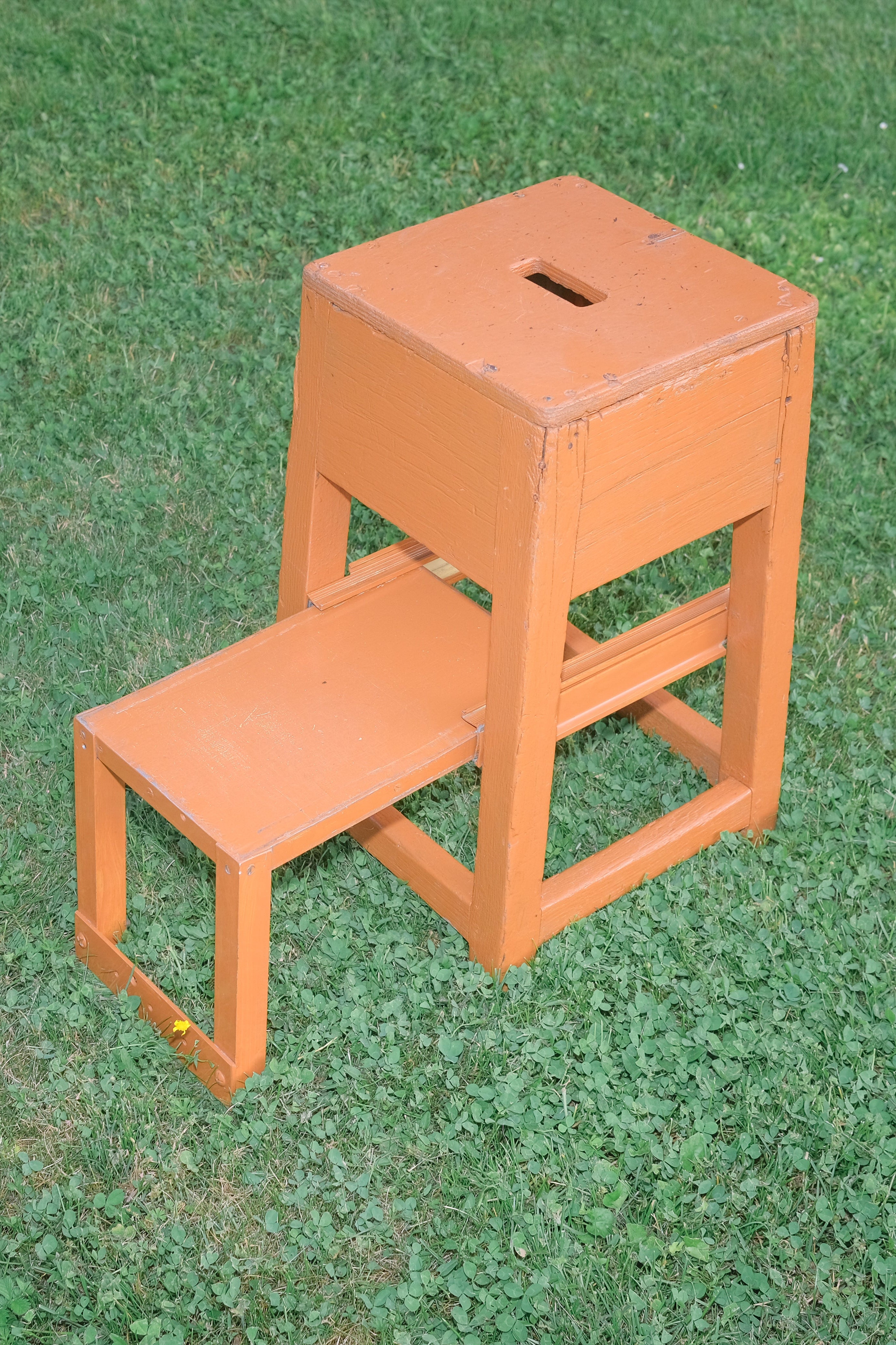 TABOURET / ESCABEAU D’ATELIER EN BOIS ET MÉTAL ORANGE