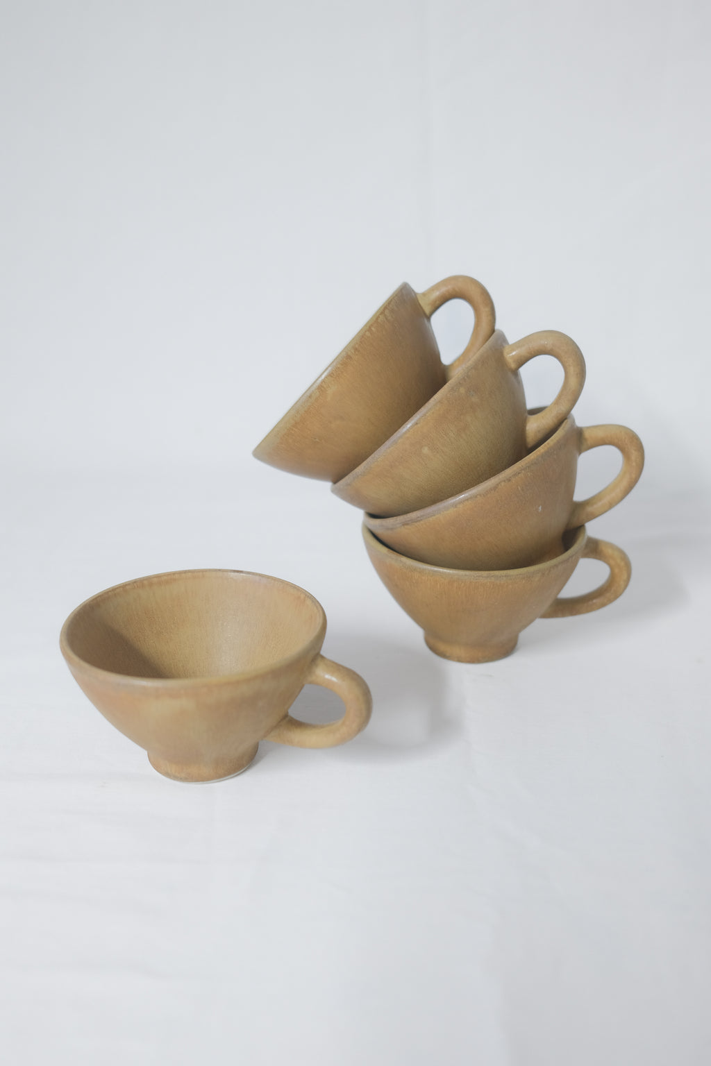 SET DE TASSES EN GRÈS BRUN