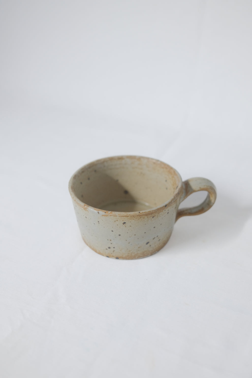 TRIO DE TASSES EN GRÈS GRIS/BRUN