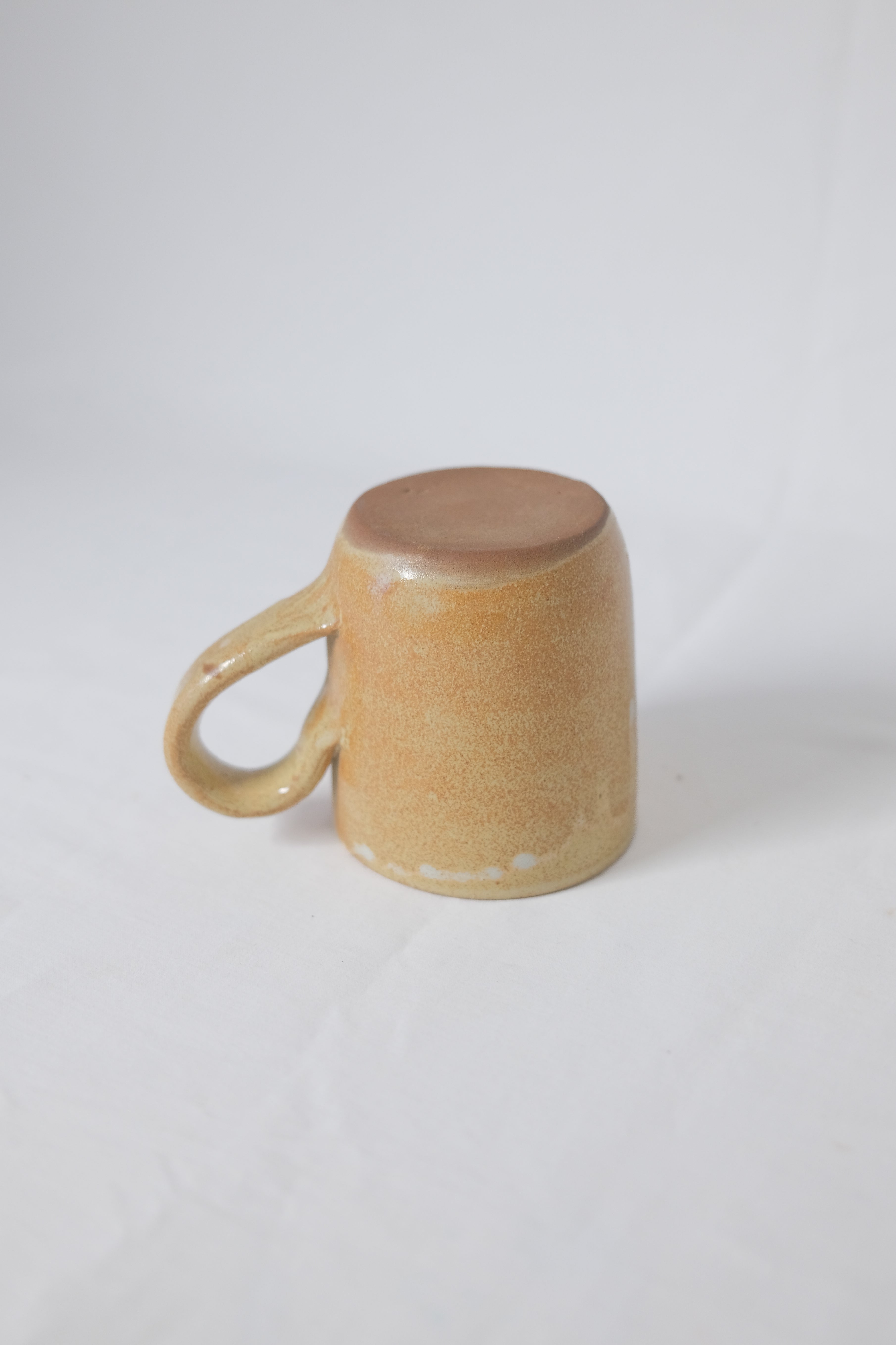 SET DE TASSES EN GRÈS BRUN/ORANGÉ