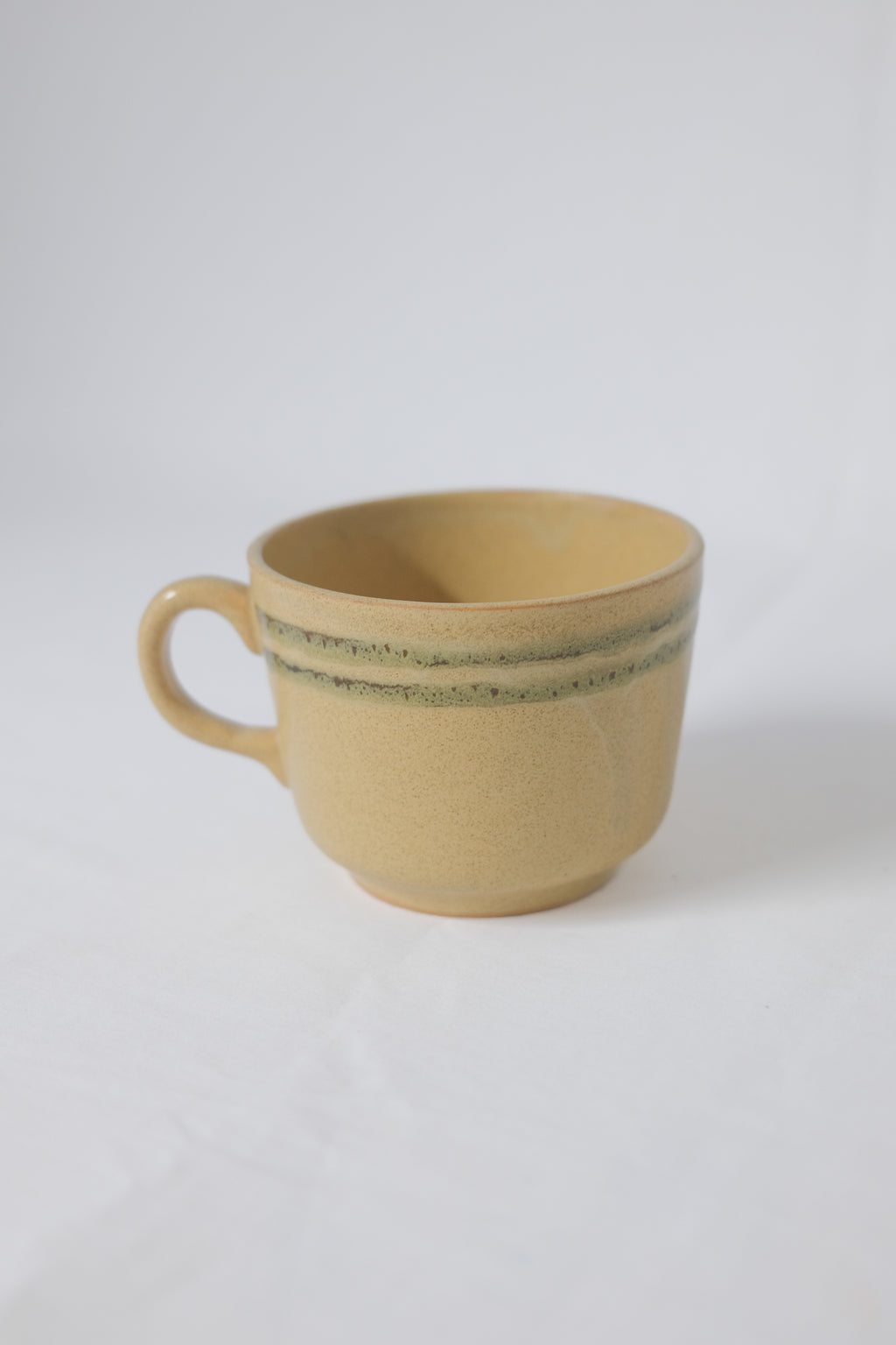 TASSE EN GRÈS BRUN/ORANGÉ