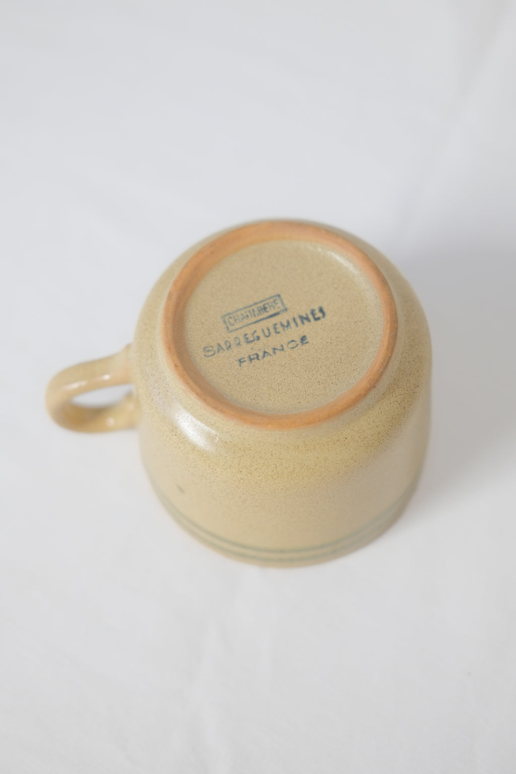 TASSE EN GRÈS BRUN/ORANGÉ