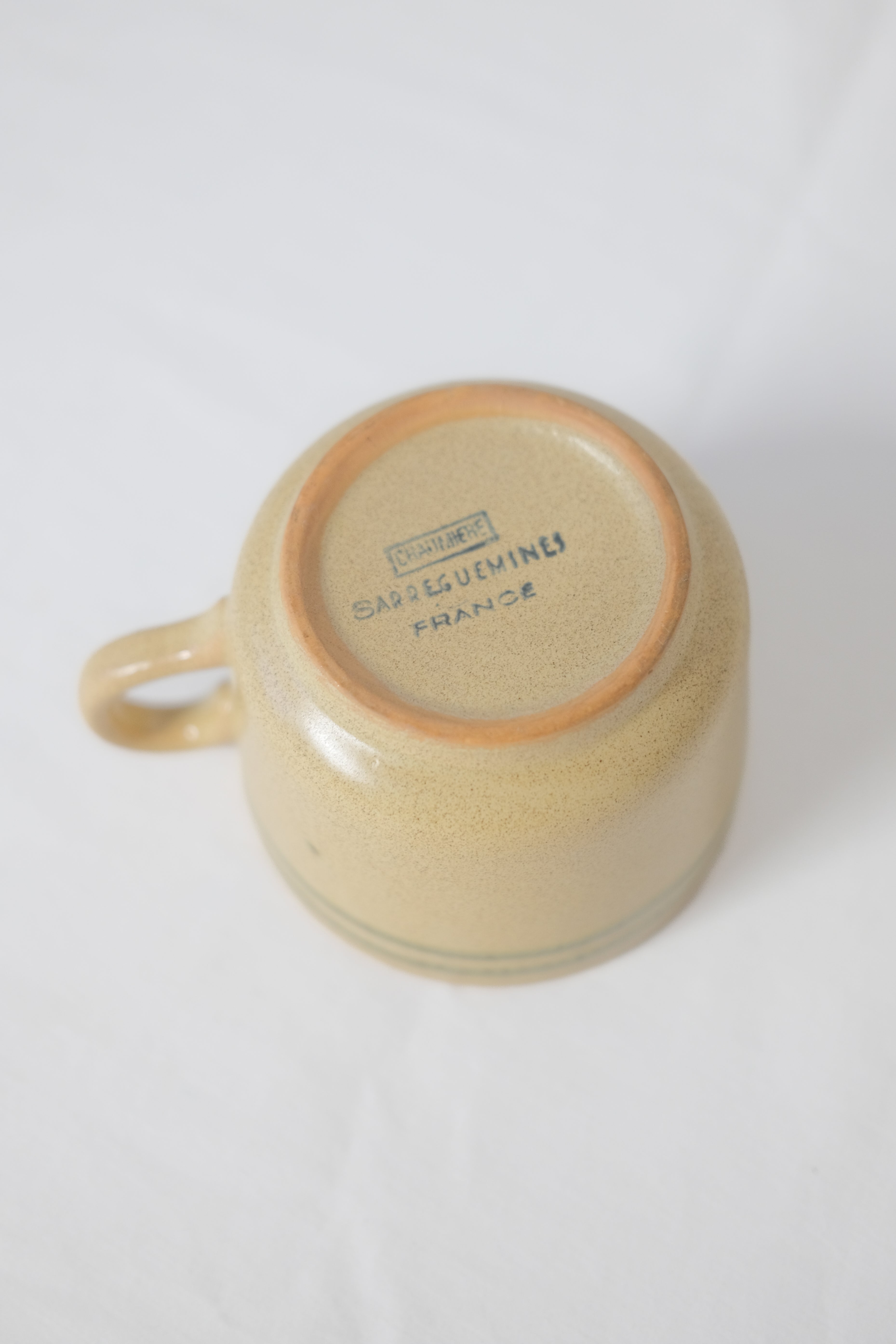 TASSE EN GRÈS BRUN/ORANGÉ