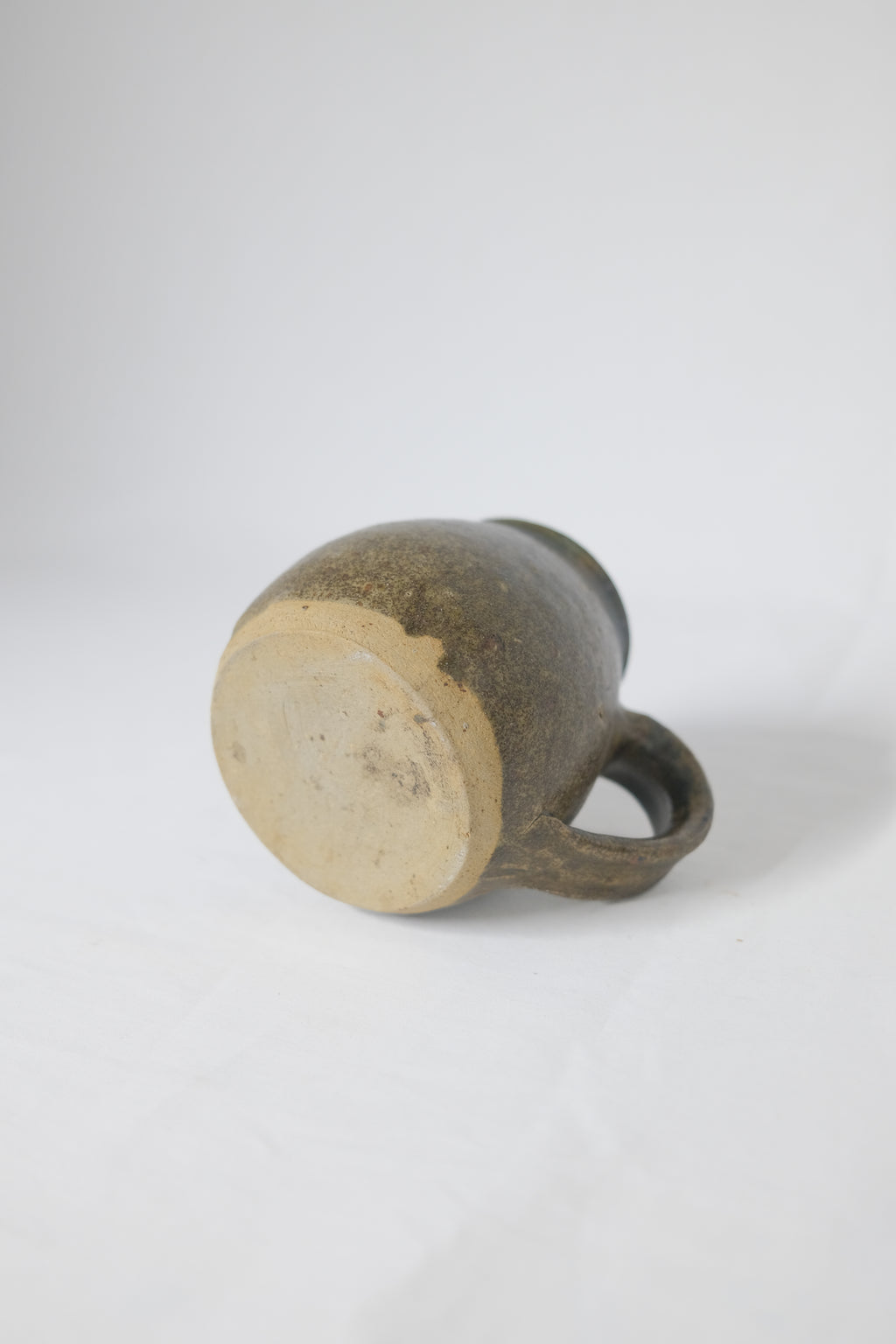 TASSE EN GRÈS BRUN/VERT