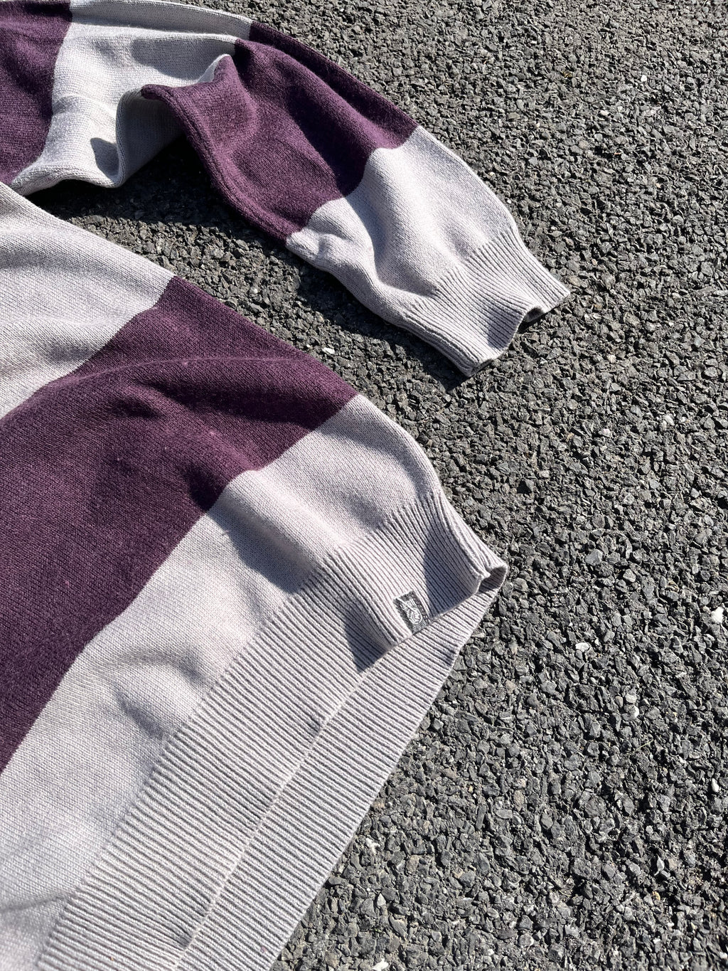 PULL EN LAINE RAYÉ BORDEAUX ET GRIS