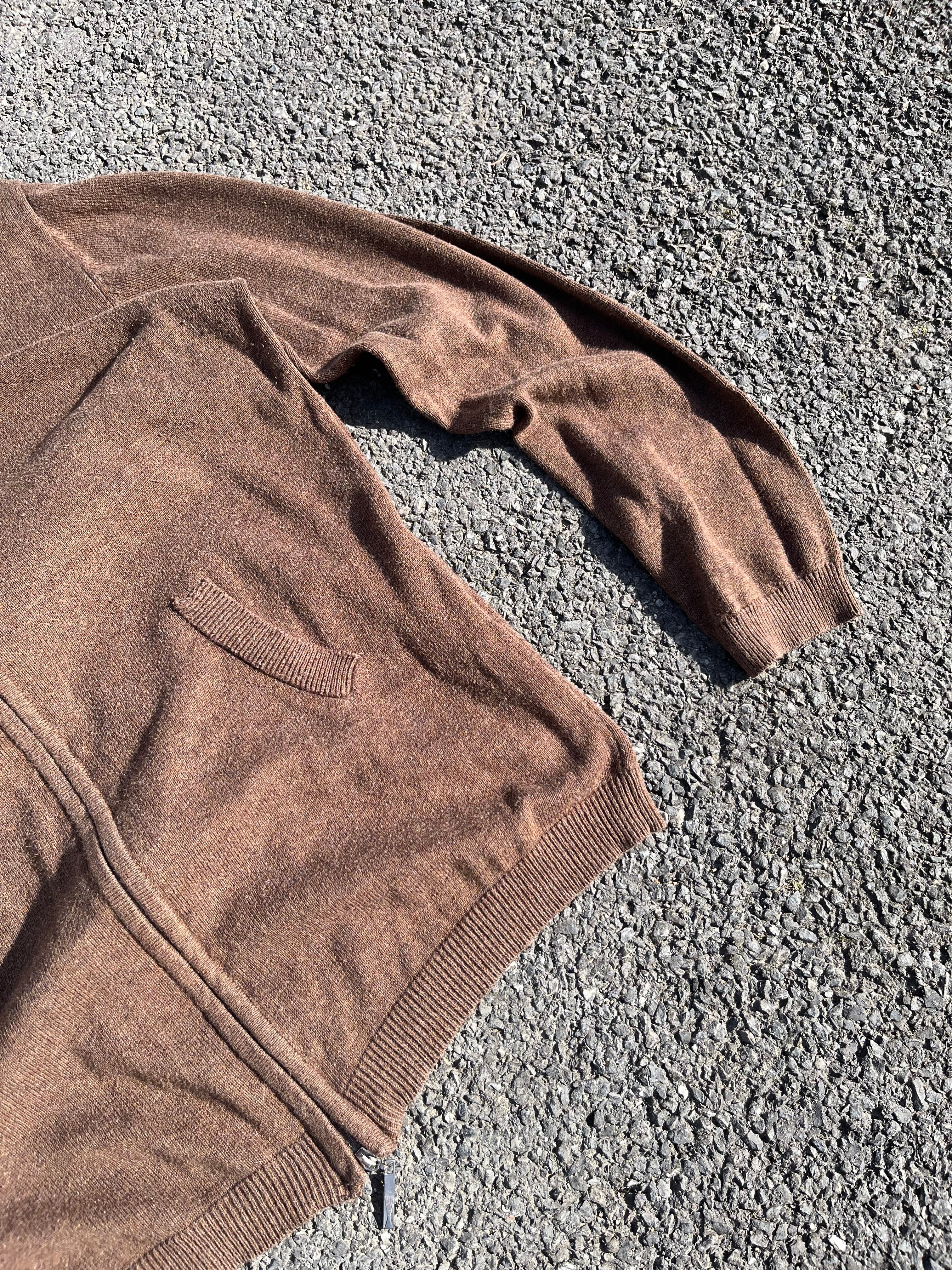 GILET MARRON AVEC ÉTOILE AU DOS