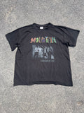 T-SHIRT NOIR REPRÉSENTANT LA POCHETTE DE L’ALBUM FLOWERS OF EVIL DU GROUPE MOUNTAIN